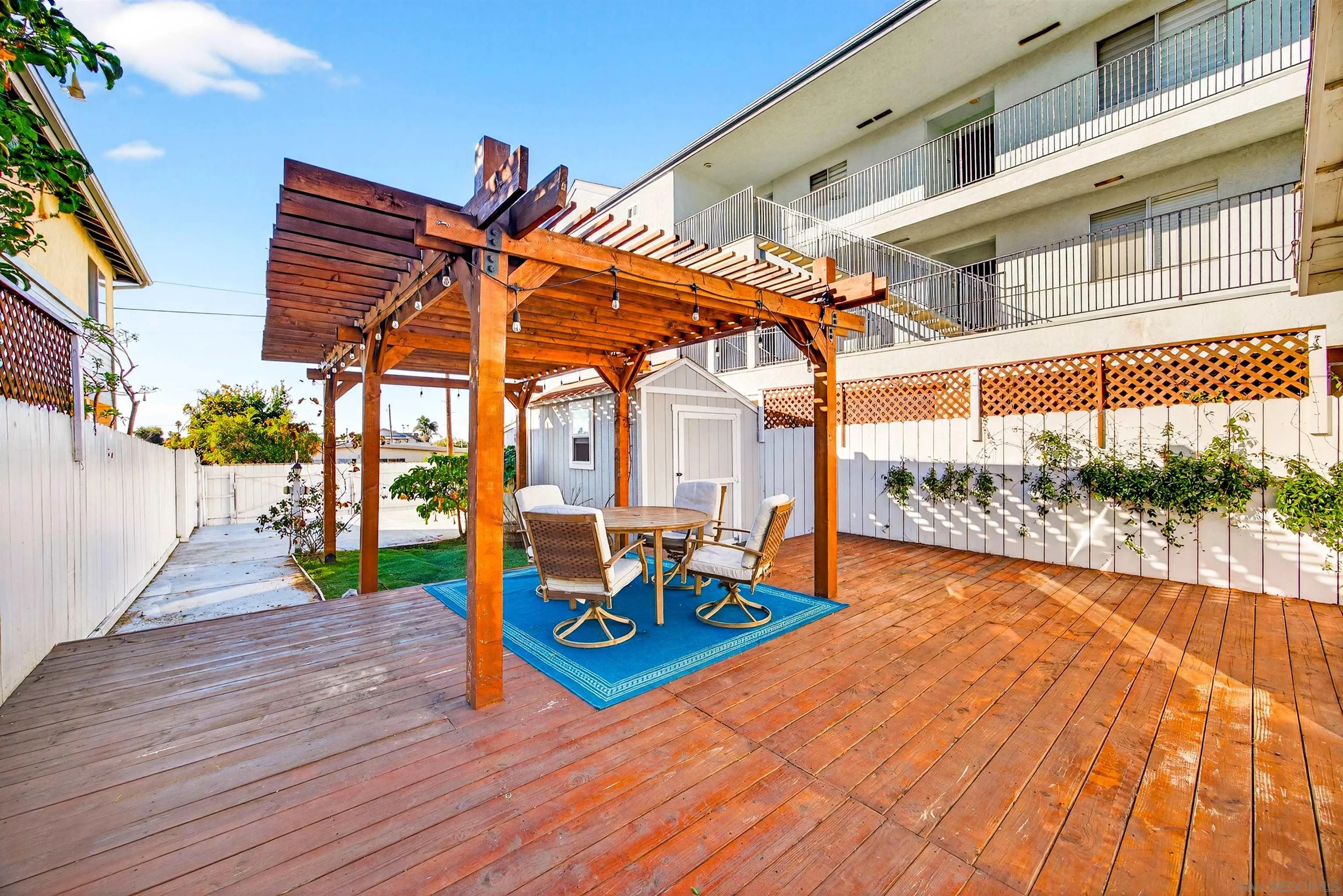 https://cdn.realtyfeed.com/cdn/127/260022125/3cdcf57721d1e3ba6bd6136ec3e09783.webp