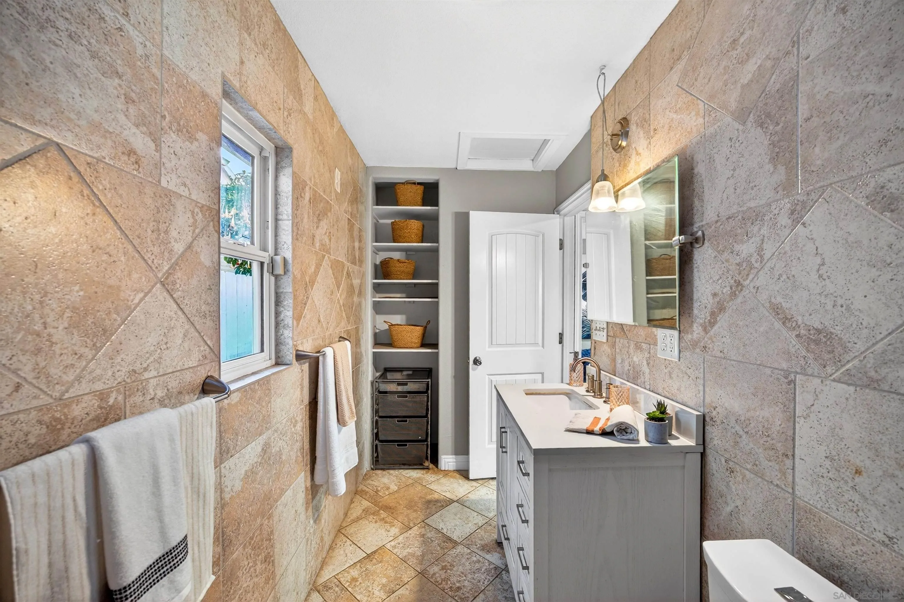 https://cdn.realtyfeed.com/cdn/127/260022125/901e4037978292dd85404efb952c5ec0.webp
