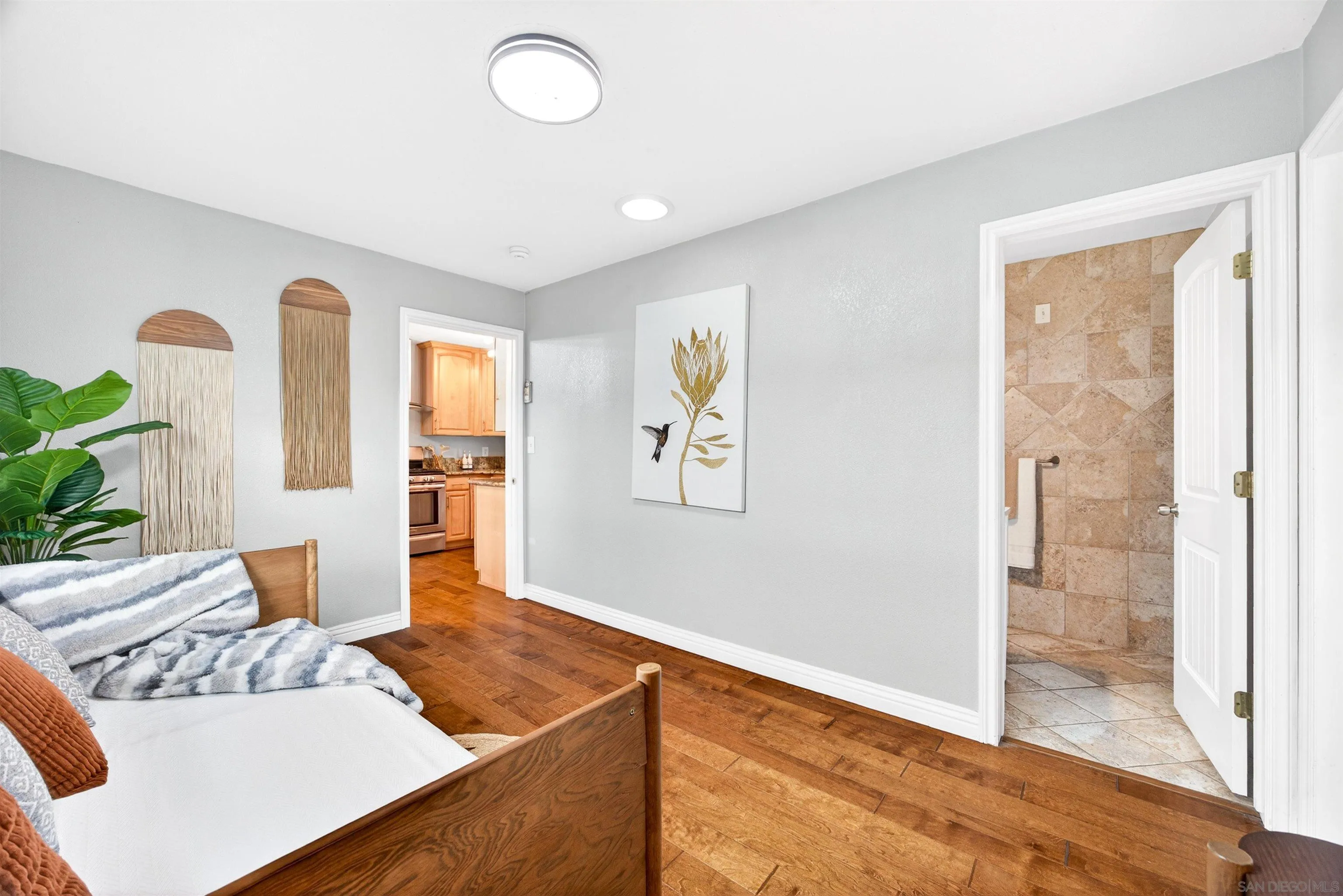 https://cdn.realtyfeed.com/cdn/127/260022125/ce51af199ef52806037ce8418d49ce15.webp