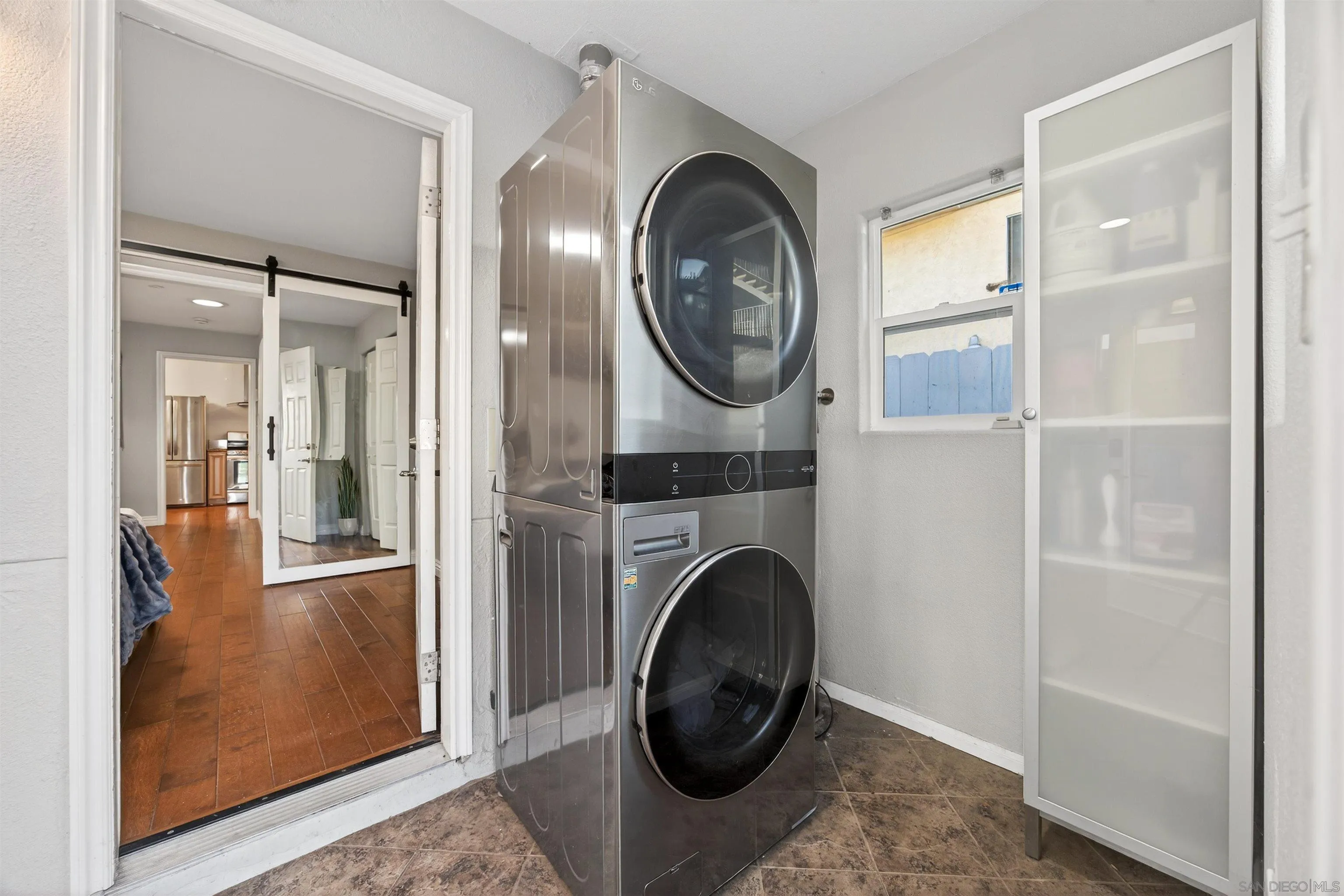 https://cdn.realtyfeed.com/cdn/127/260022125/edb07ce2791328d23d80c061dc9842c2.webp