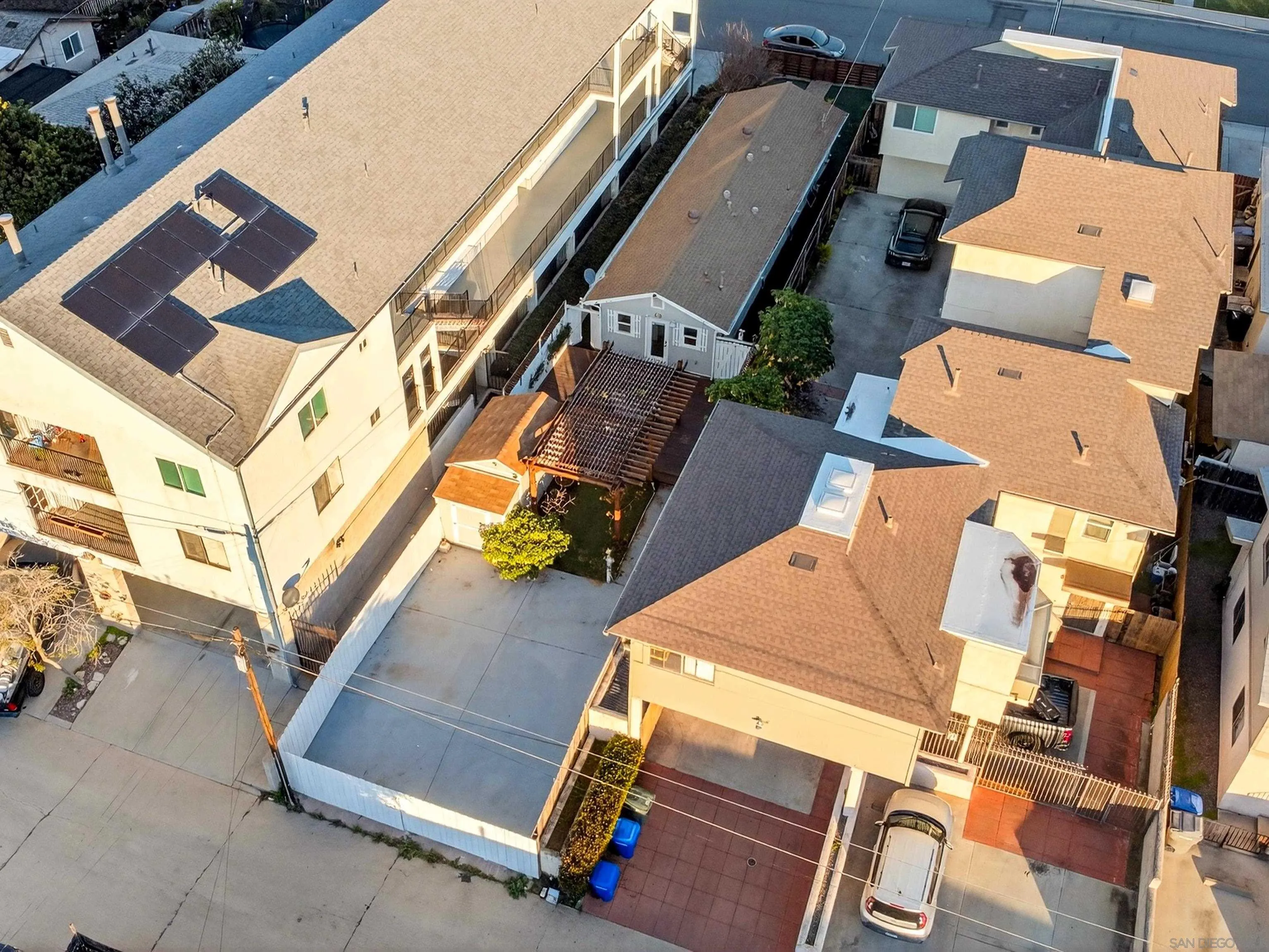 https://cdn.realtyfeed.com/cdn/127/260022125/f48526261924b841d56259b44e1ccf84.webp