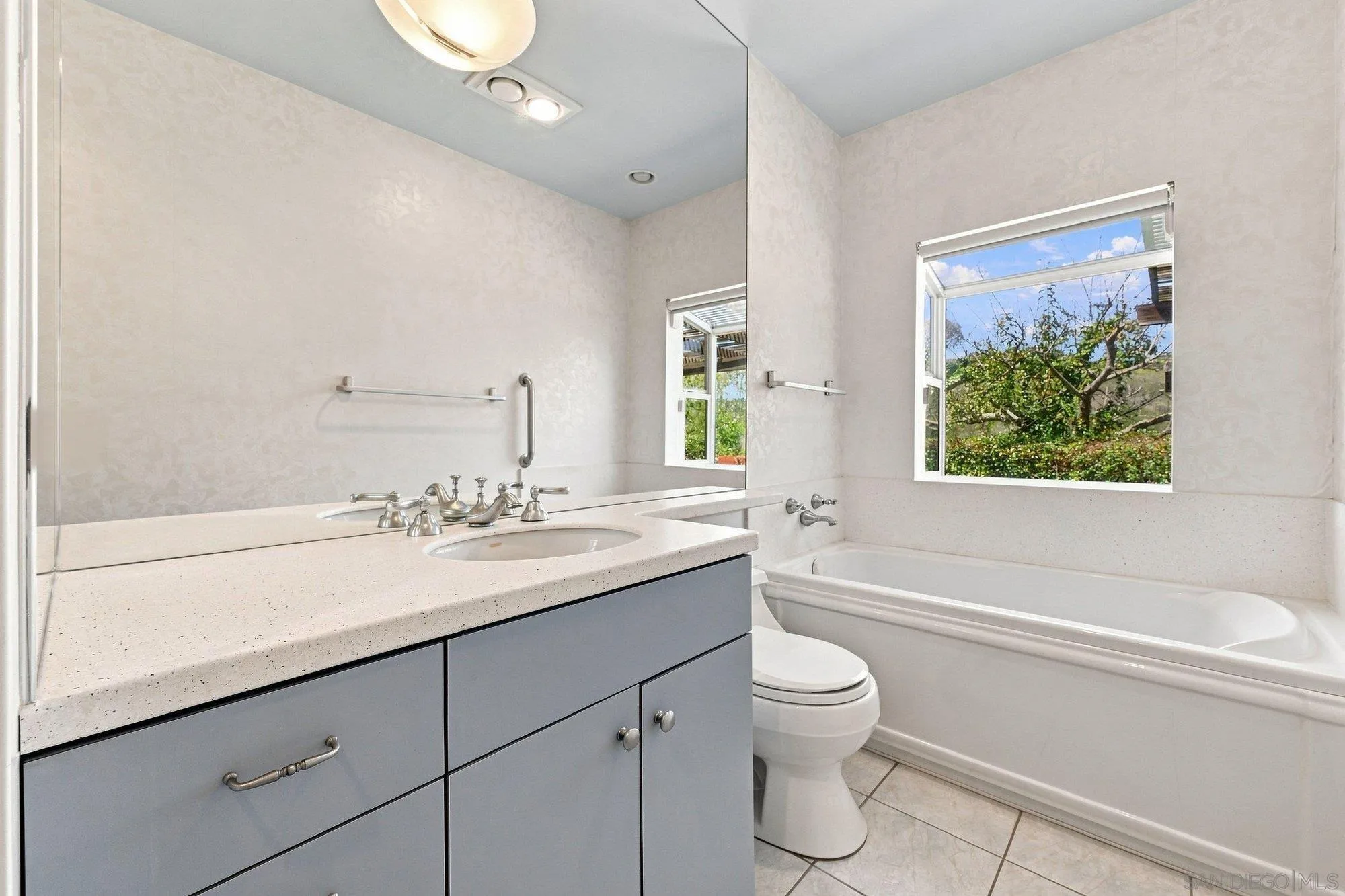 https://cdn.realtyfeed.com/cdn/127/260022127/200f31b1493f2798e74dc8691f163942.webp