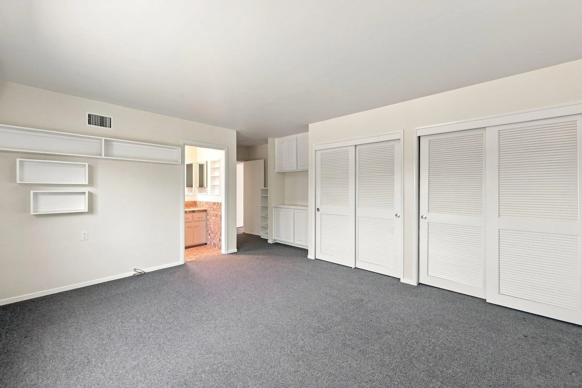 https://cdn.realtyfeed.com/cdn/127/260022127/2862f7c3674e92a7186bc03055dd48a3.webp
