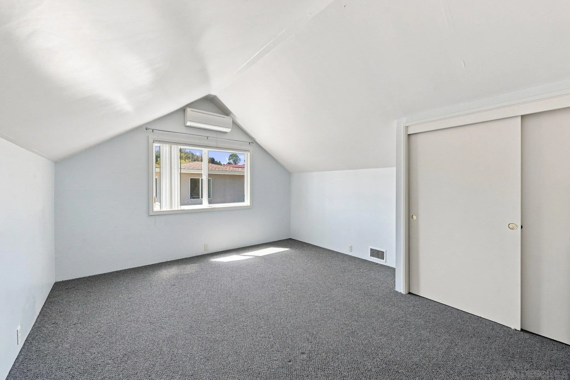 https://cdn.realtyfeed.com/cdn/127/260022127/5b80484ef19c2e3190b02e15a827cd47.webp