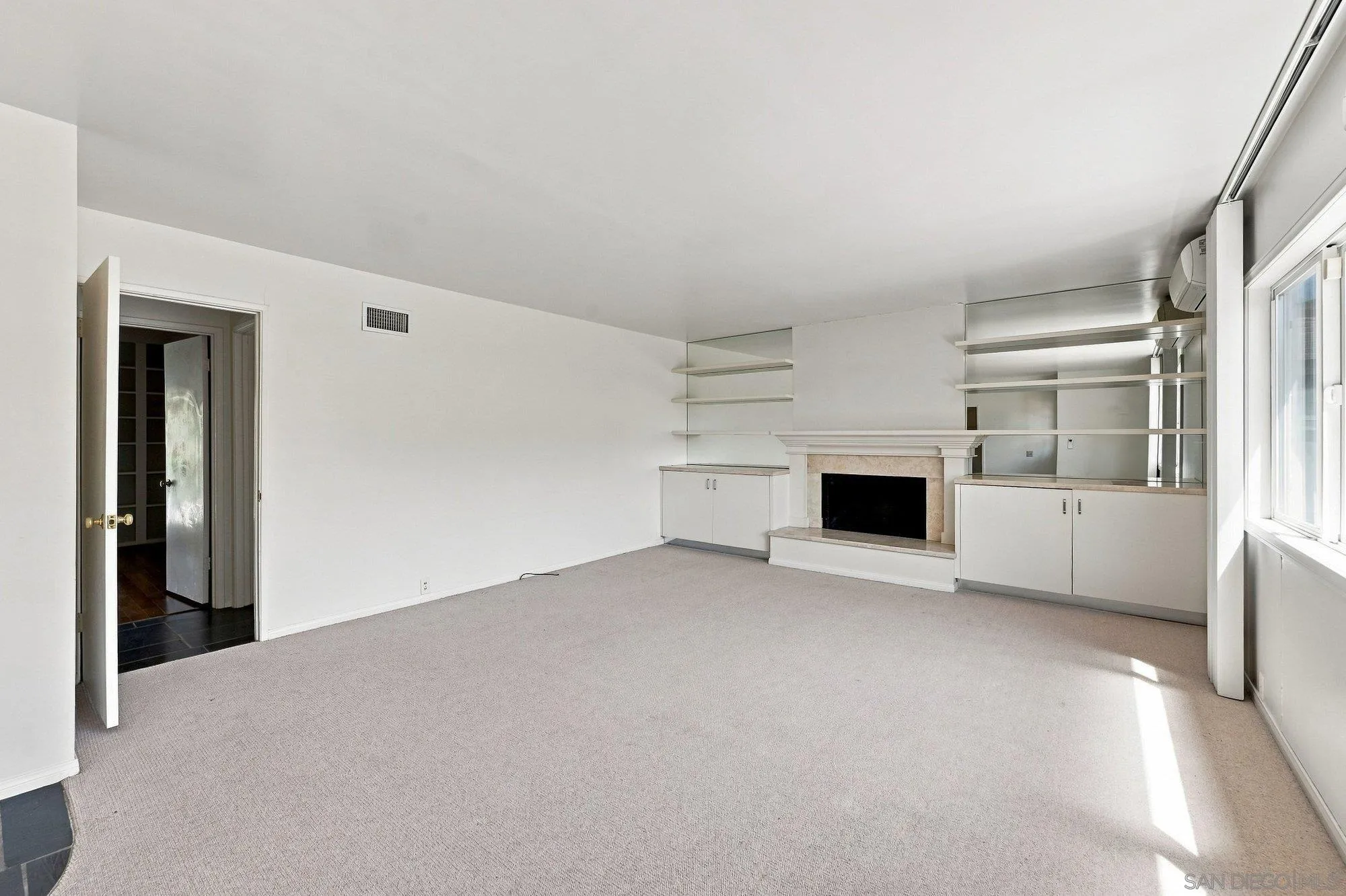 https://cdn.realtyfeed.com/cdn/127/260022127/b14d7175ea6a6252a9dce84826d0f389.webp