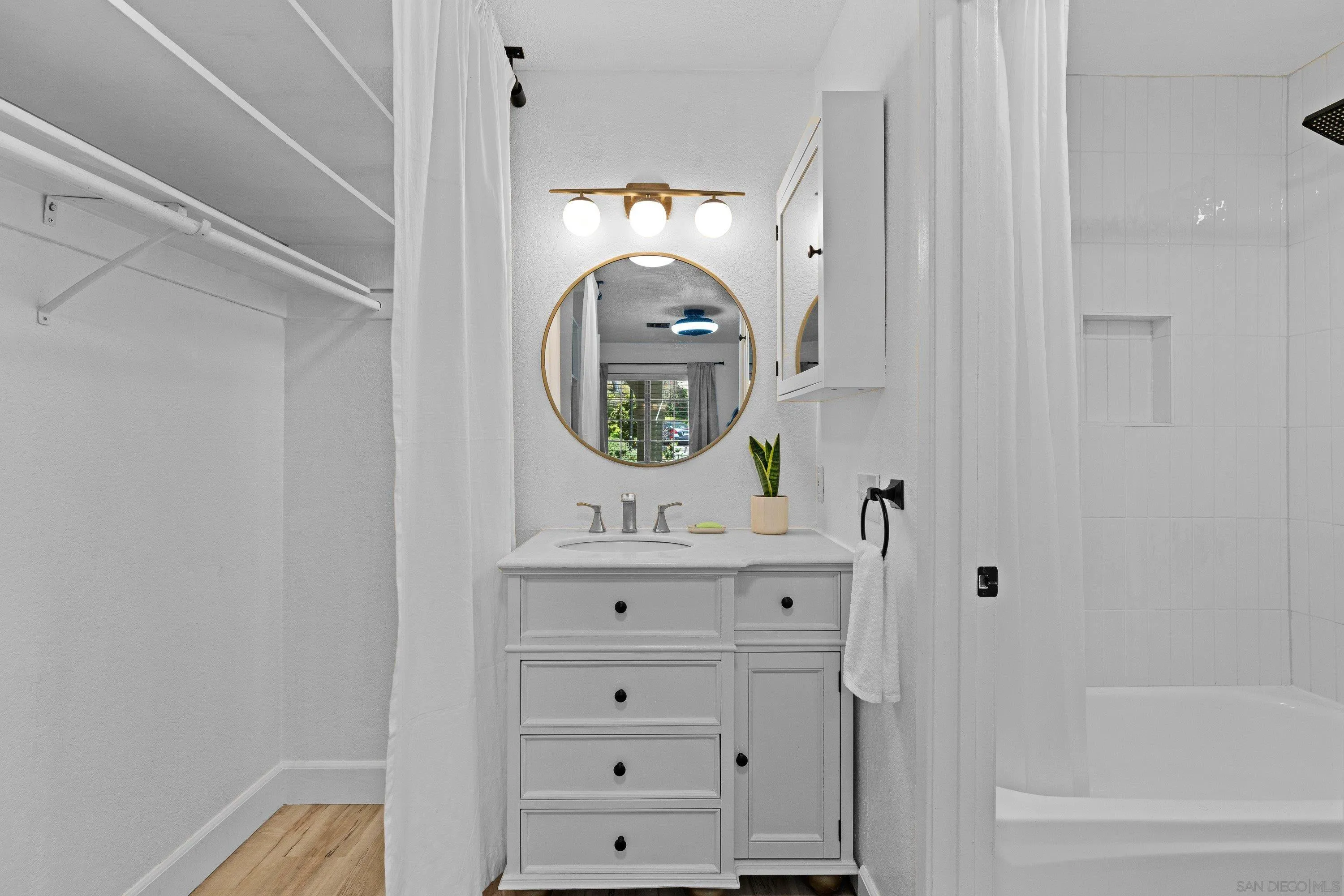 https://cdn.realtyfeed.com/cdn/127/260022132/1880183c9aa059efa90737bd989cf3cb.webp