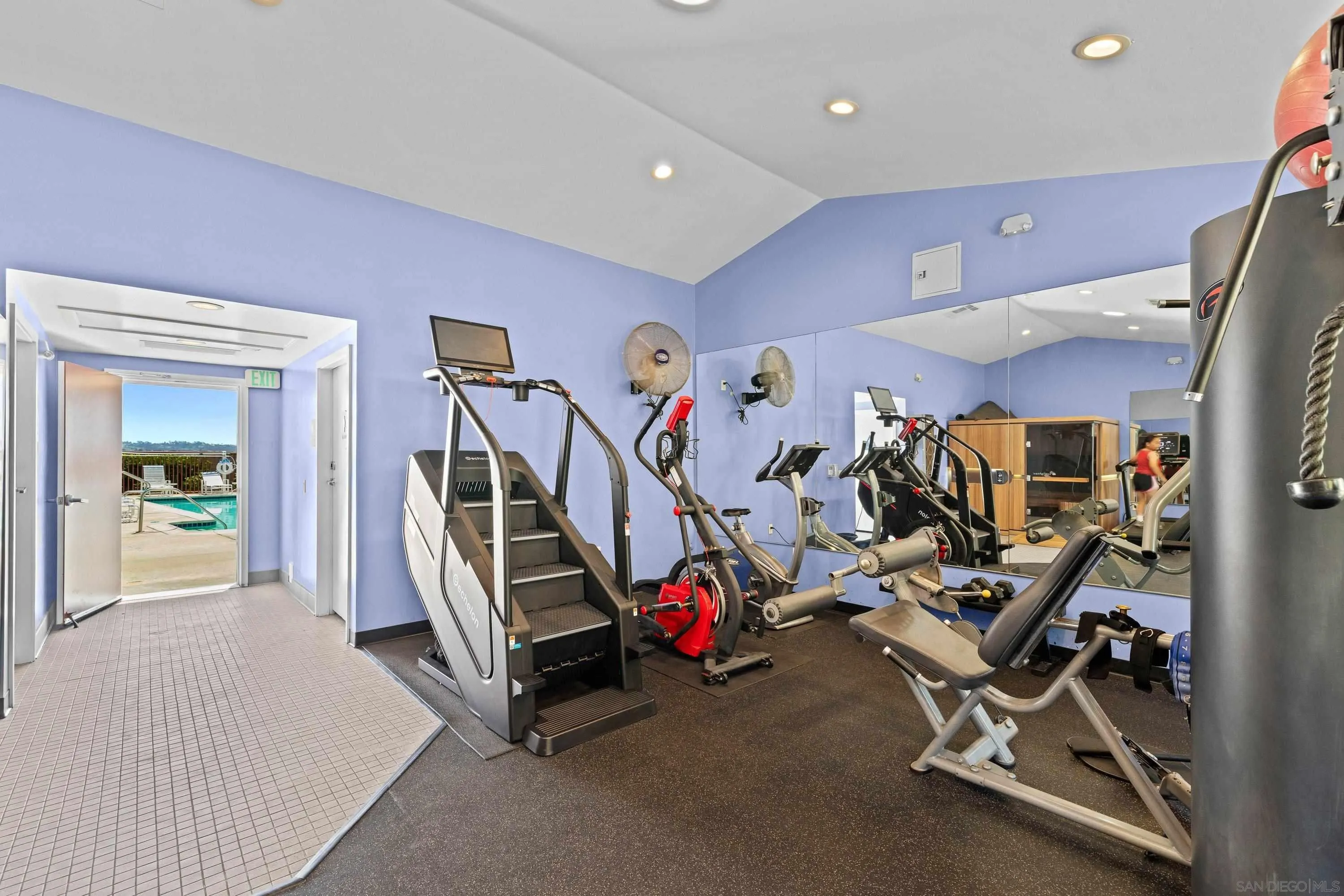 https://cdn.realtyfeed.com/cdn/127/260022132/572cc91b6ac8d8c5fb25fad6b94cbfc1.webp