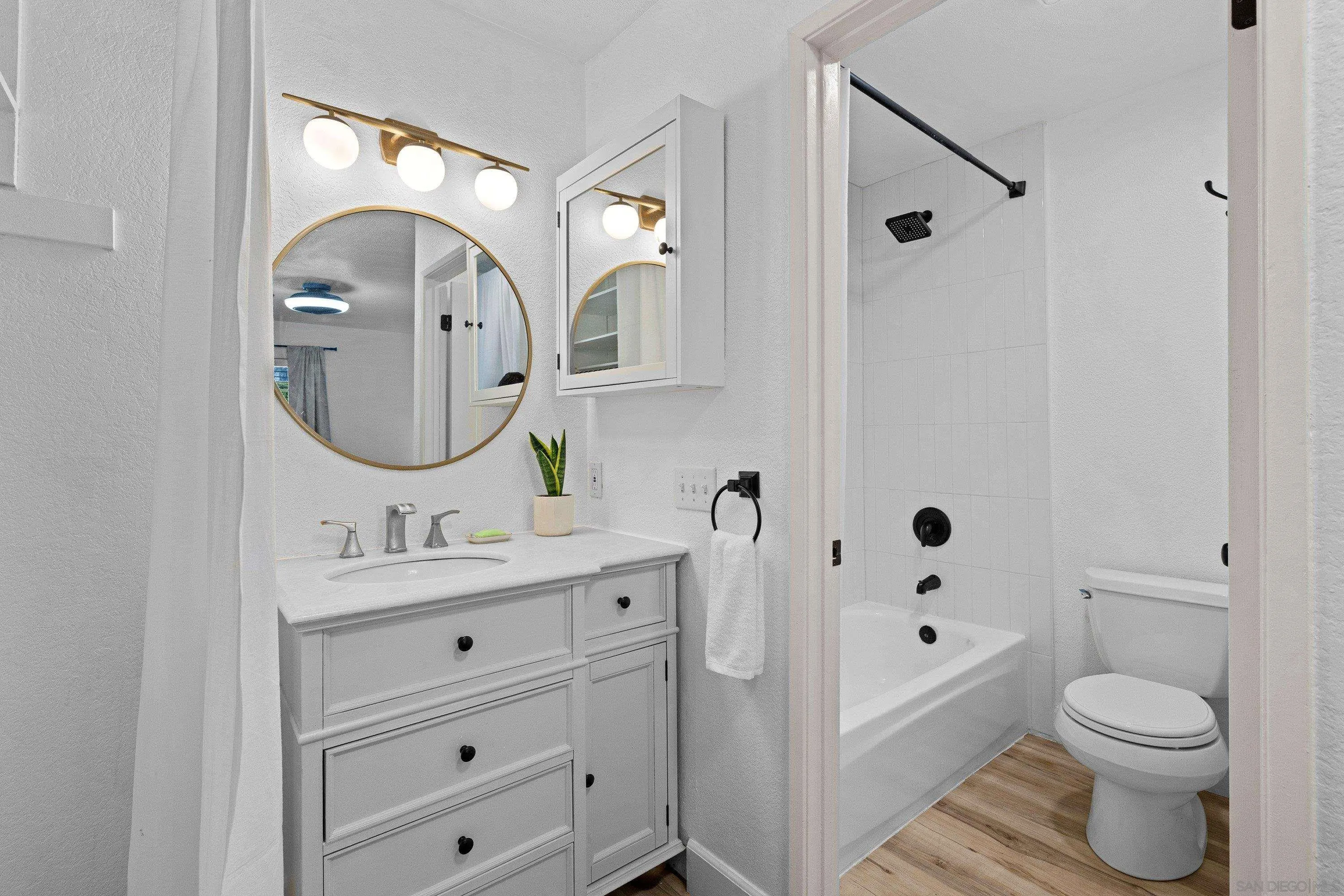 https://cdn.realtyfeed.com/cdn/127/260022132/9483897ebbbdc0c17c44a40ef840a973.webp