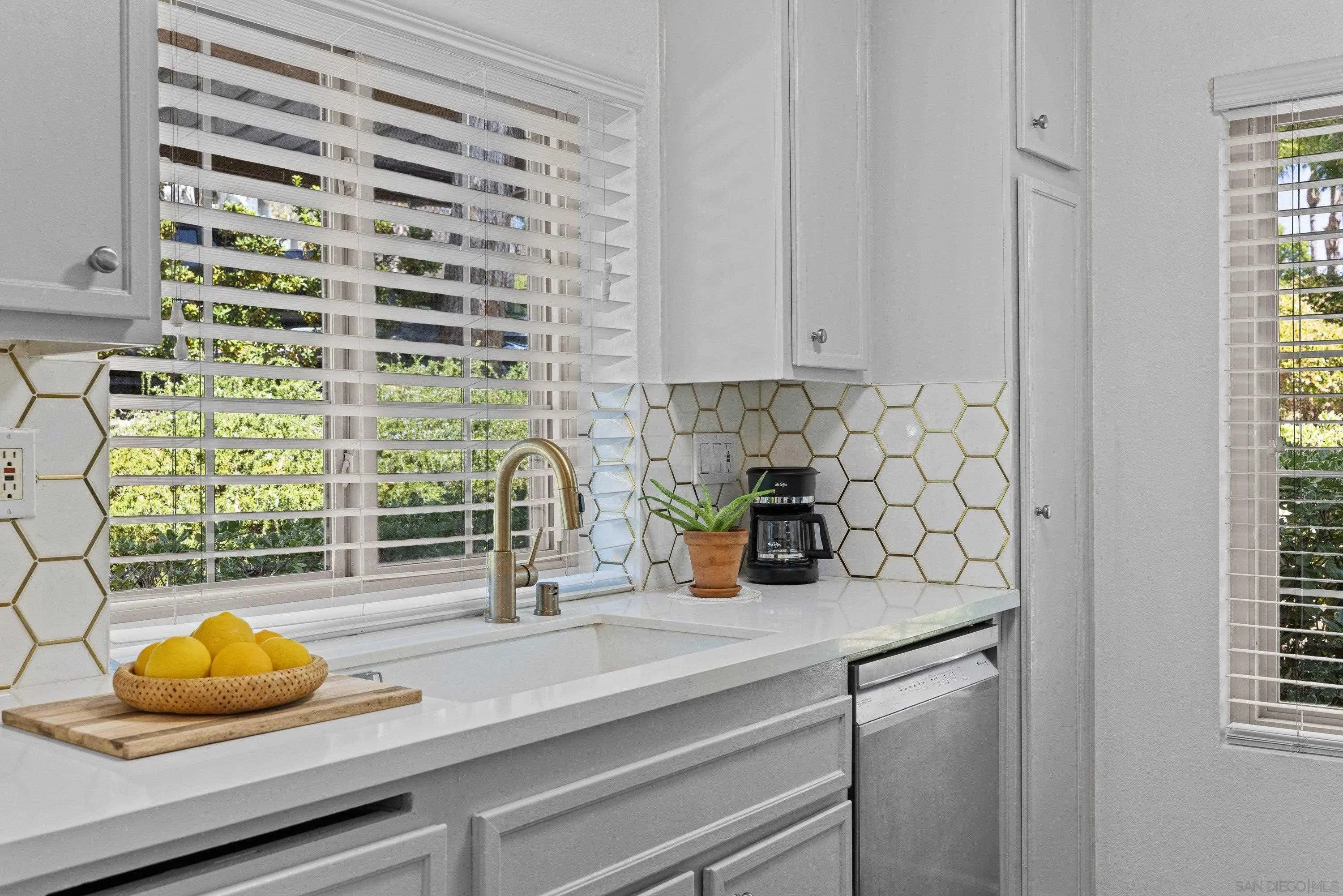 https://cdn.realtyfeed.com/cdn/127/260022132/e6fb0688ab195e0b8ed3f51c4625cfde.webp