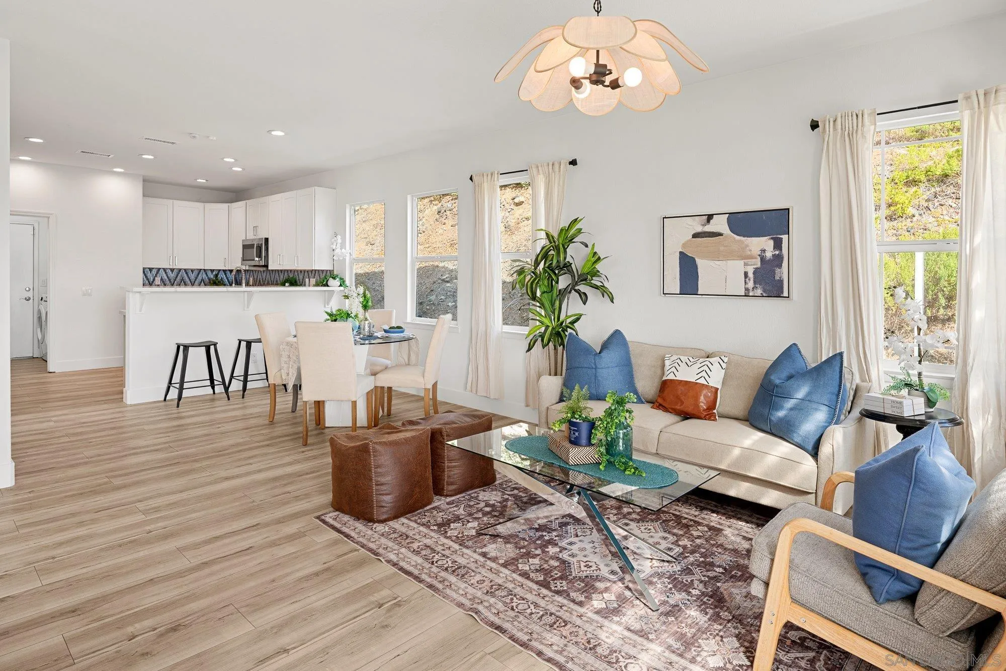 https://cdn.realtyfeed.com/cdn/127/260022137/9ed305d72989f5e6272b2244b6349f10.webp