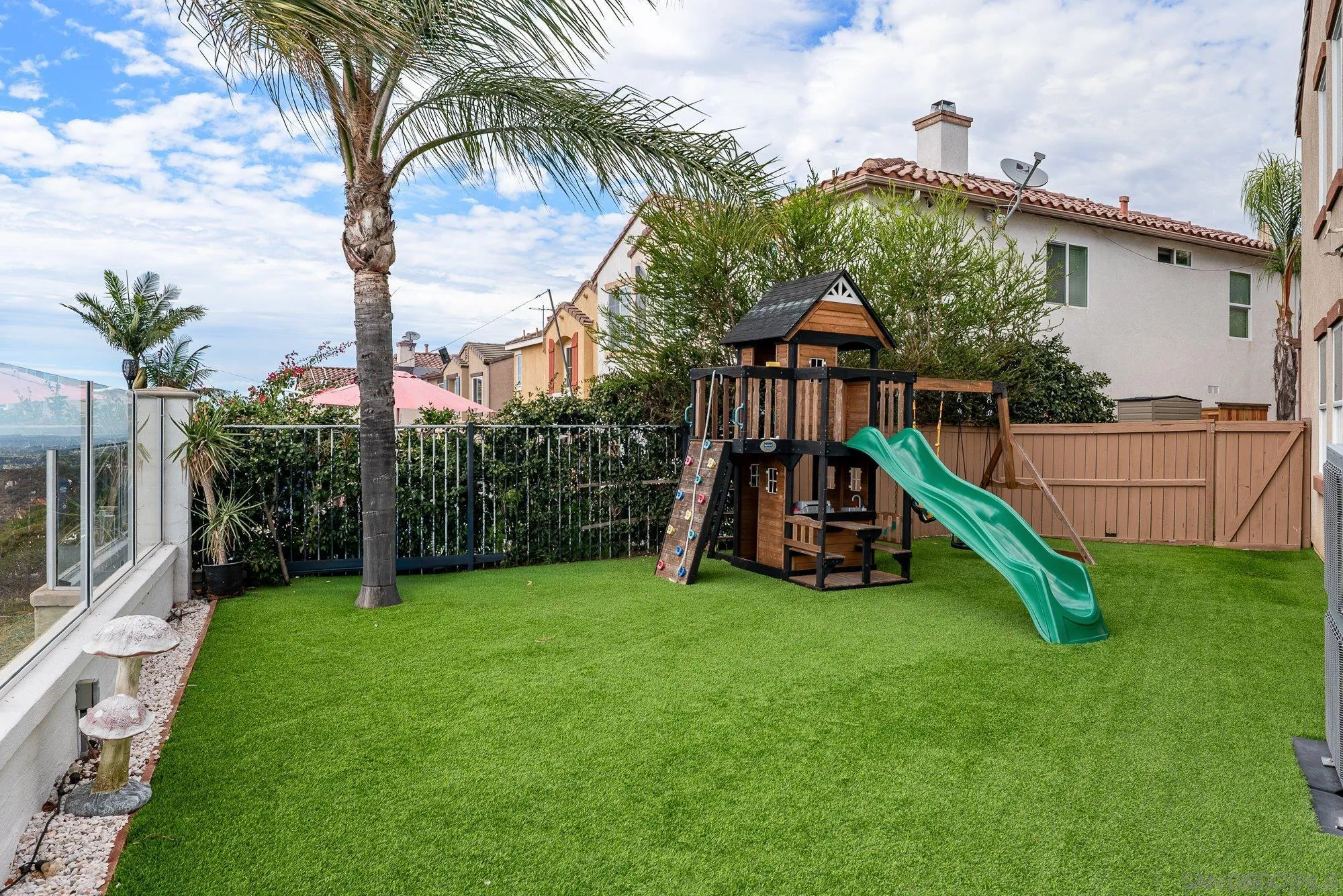 https://cdn.realtyfeed.com/cdn/127/260022137/afdbd943123afc55233b5b3655f66caa.webp