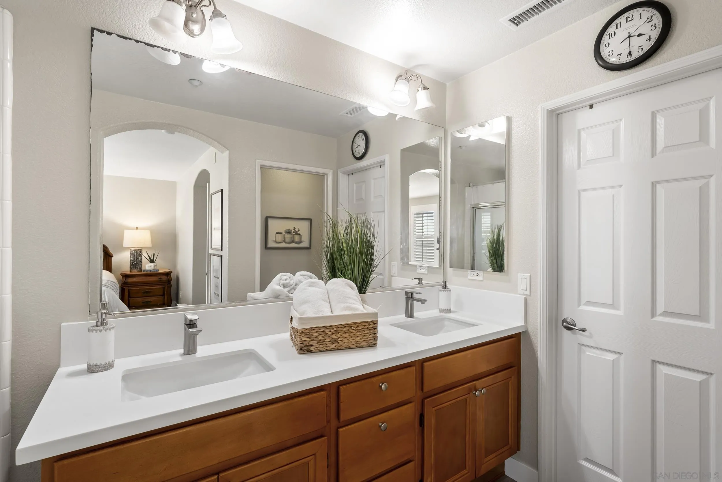 https://cdn.realtyfeed.com/cdn/127/260022138/0a0234326b3e69ec0300e4f3774e6444.webp