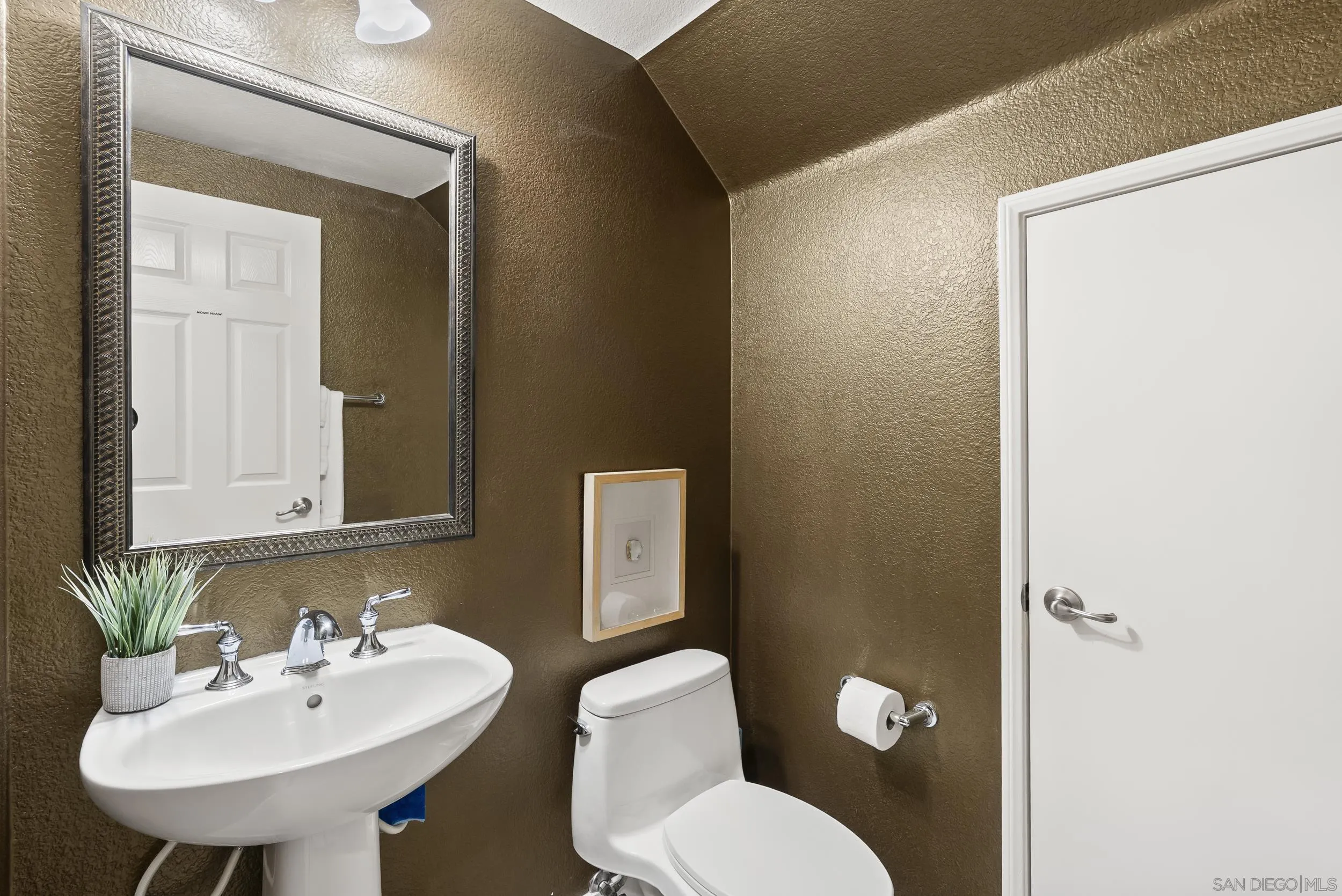 https://cdn.realtyfeed.com/cdn/127/260022138/cd83be3c8a705d3a5e11331ffd5669c0.webp
