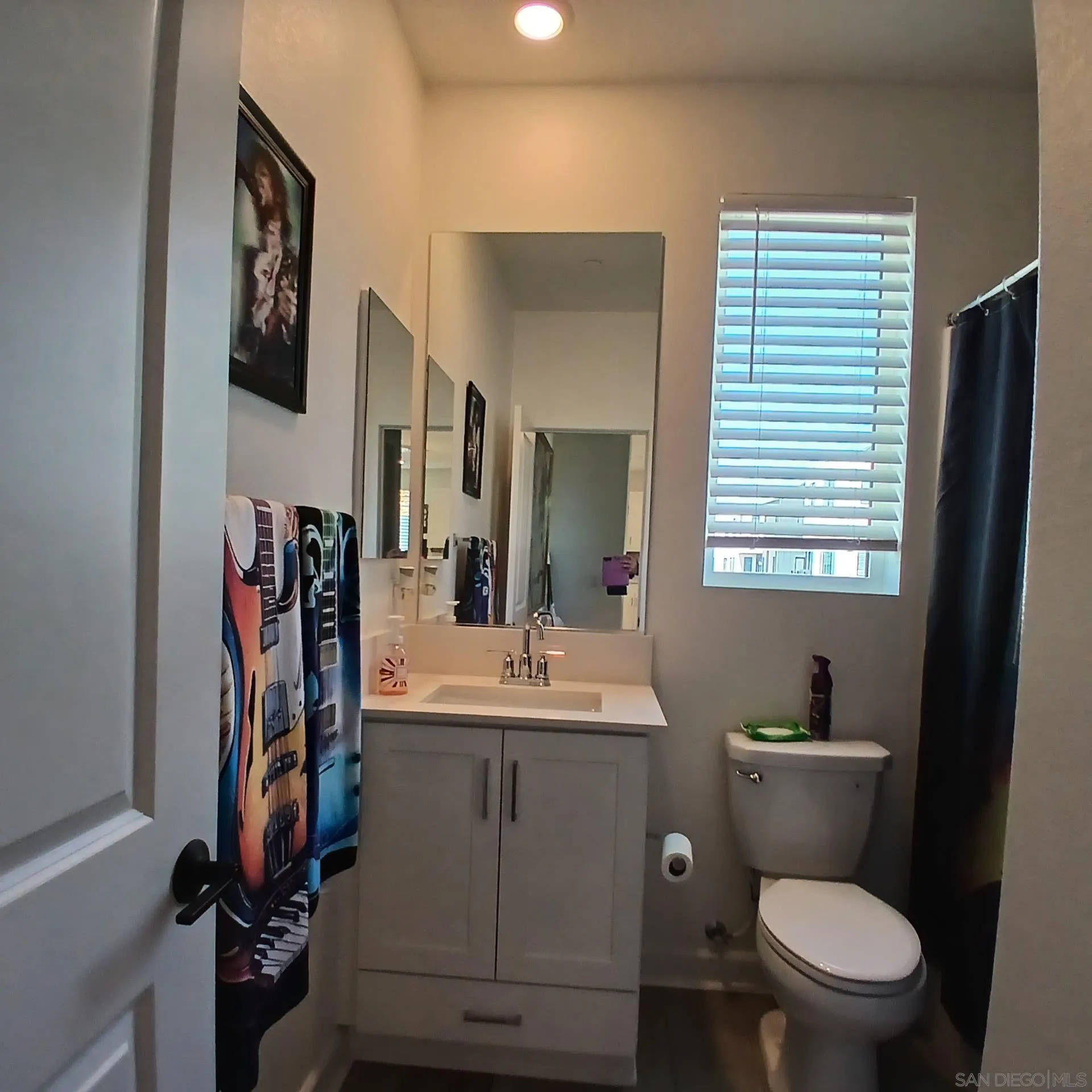 https://cdn.realtyfeed.com/cdn/127/260022141/4e5a18f238428e71782996f911254519.webp
