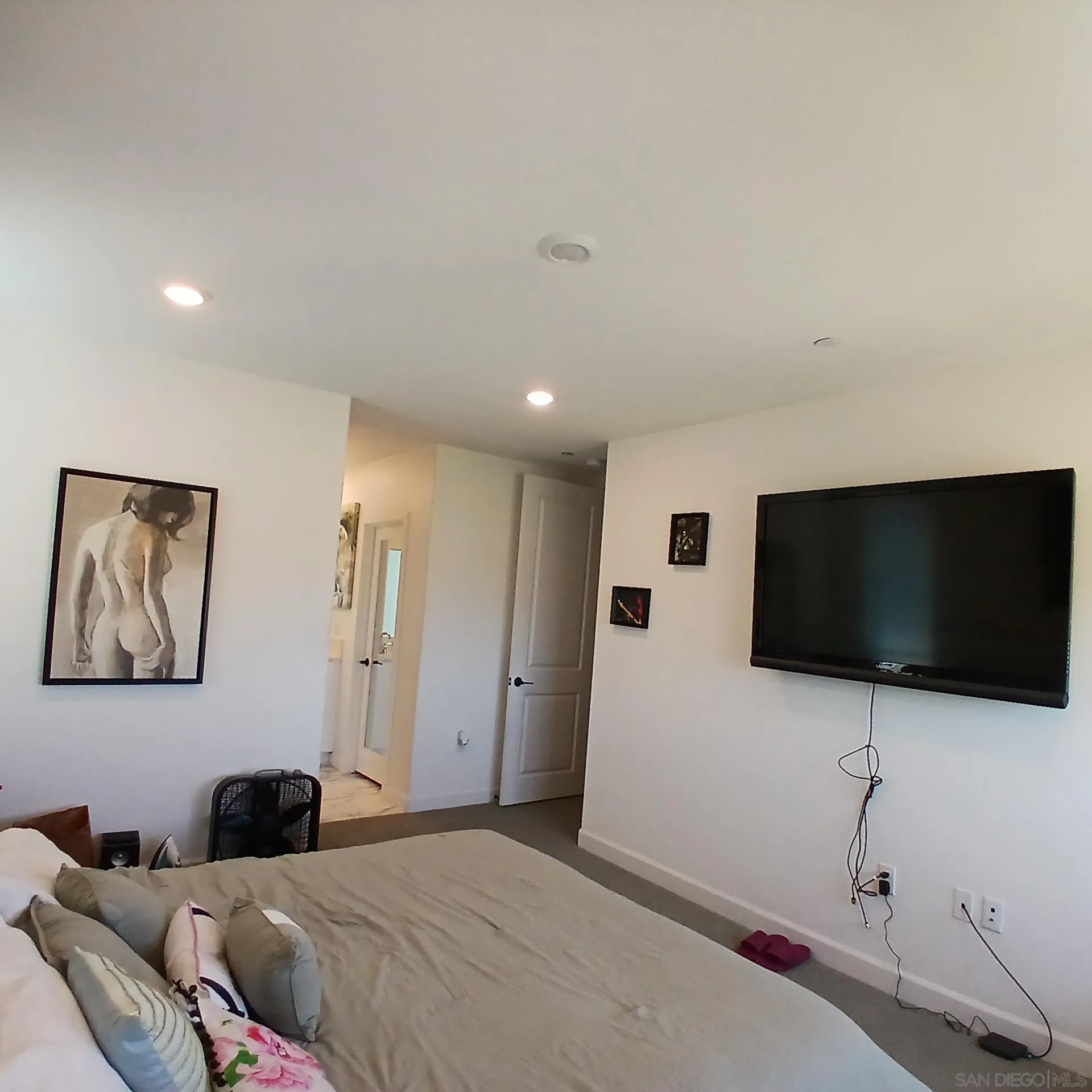https://cdn.realtyfeed.com/cdn/127/260022141/d9f2d3ef479aea21b9faf6683a376f67.webp
