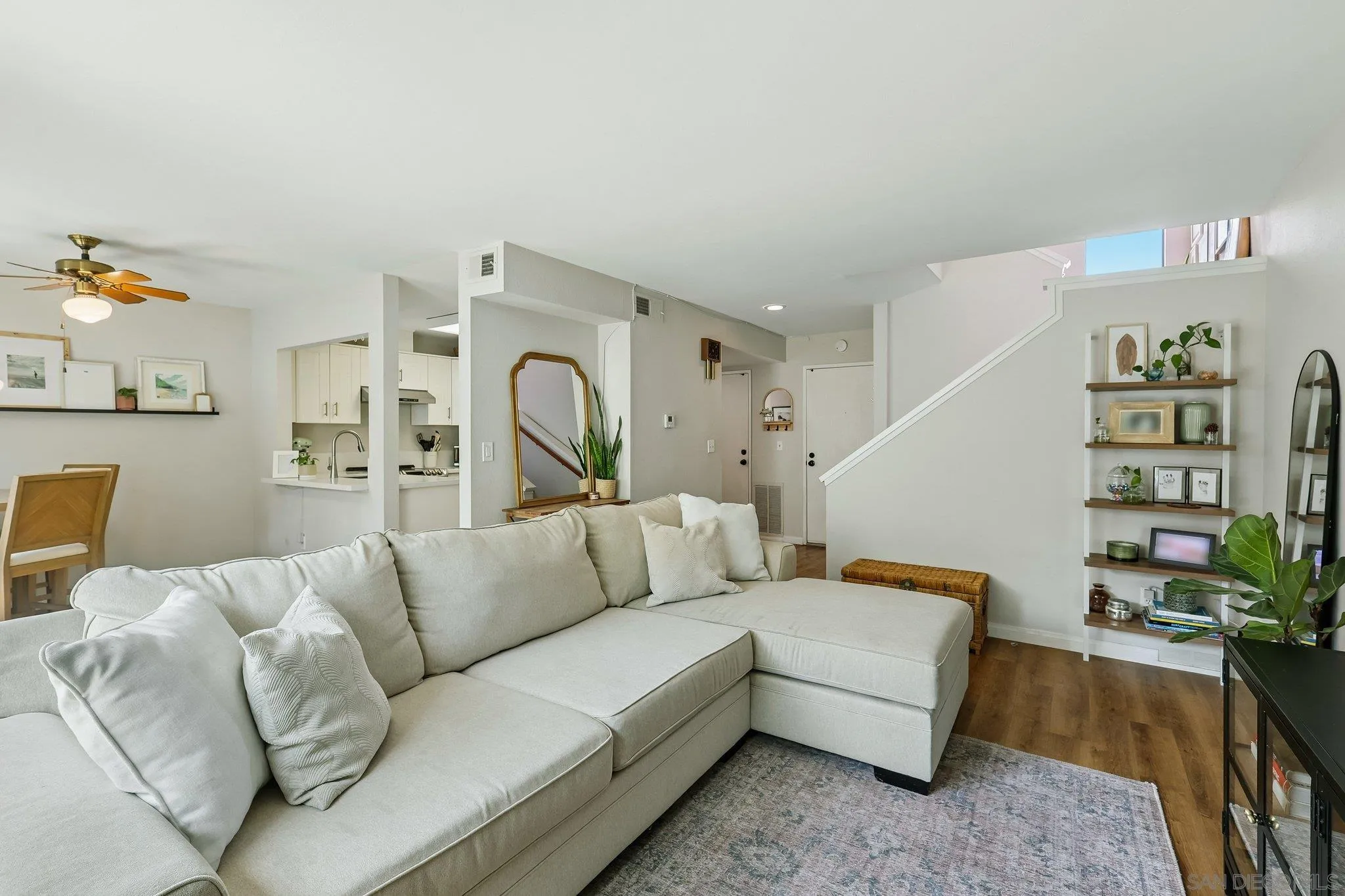 https://cdn.realtyfeed.com/cdn/127/260022147/35060dc84054dc2be149bb5c7971ce6f.webp