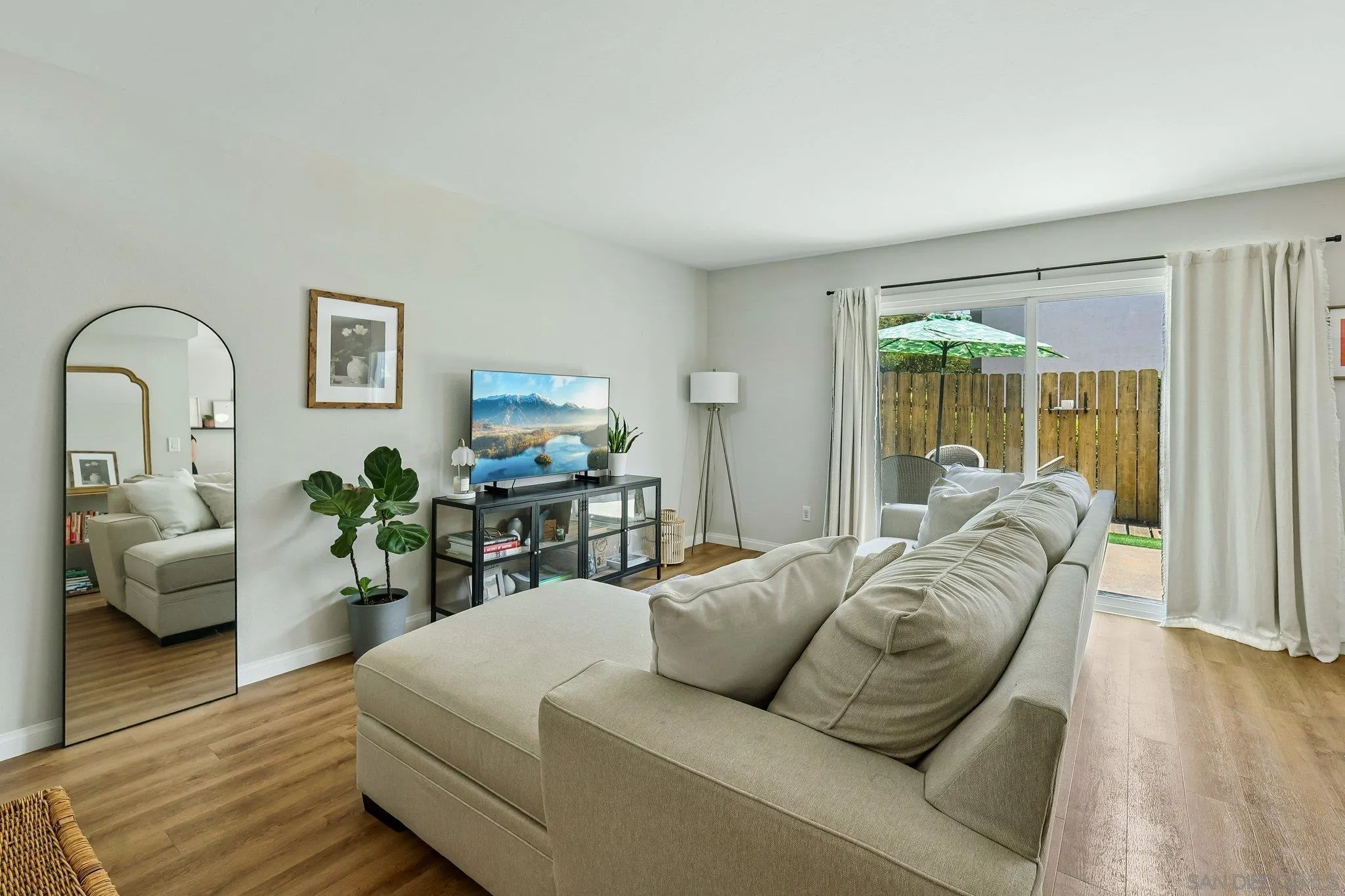 https://cdn.realtyfeed.com/cdn/127/260022147/4677405f192c9ff97c30b7e0b32c852a.webp