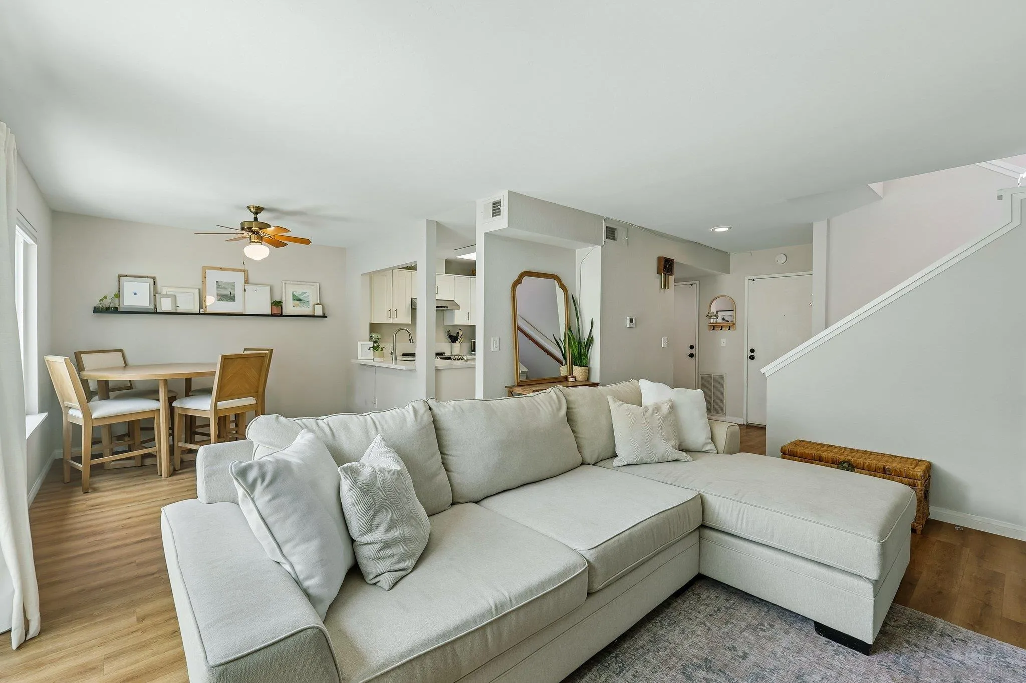 https://cdn.realtyfeed.com/cdn/127/260022147/46b0ae1f43634bb29b8adeb315d789e9.webp