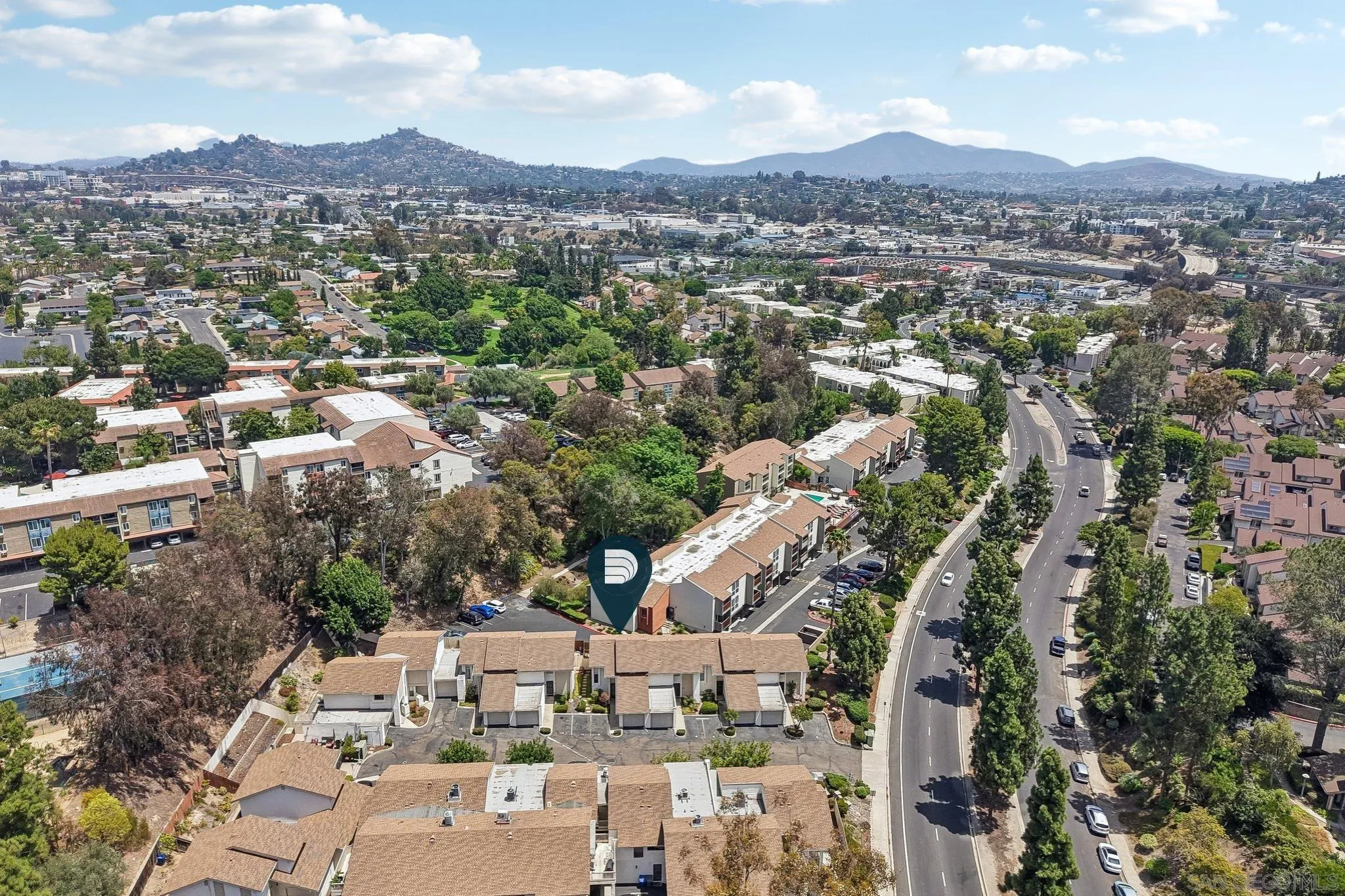 https://cdn.realtyfeed.com/cdn/127/260022147/aca536b798195d9606321c6b1f0a2cfb.webp