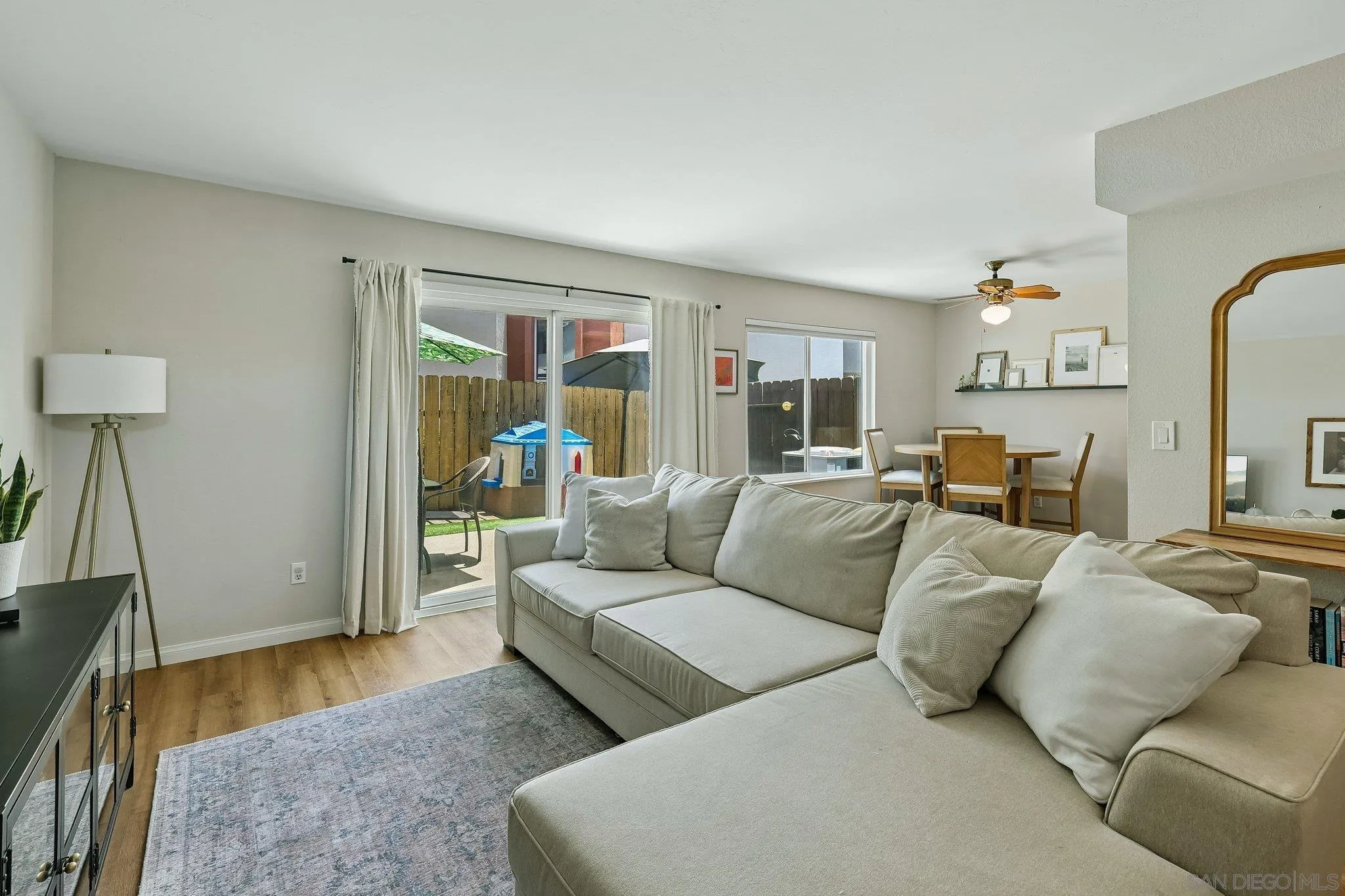 https://cdn.realtyfeed.com/cdn/127/260022147/bb7aa1d747c59936939ba374641ae9cb.webp