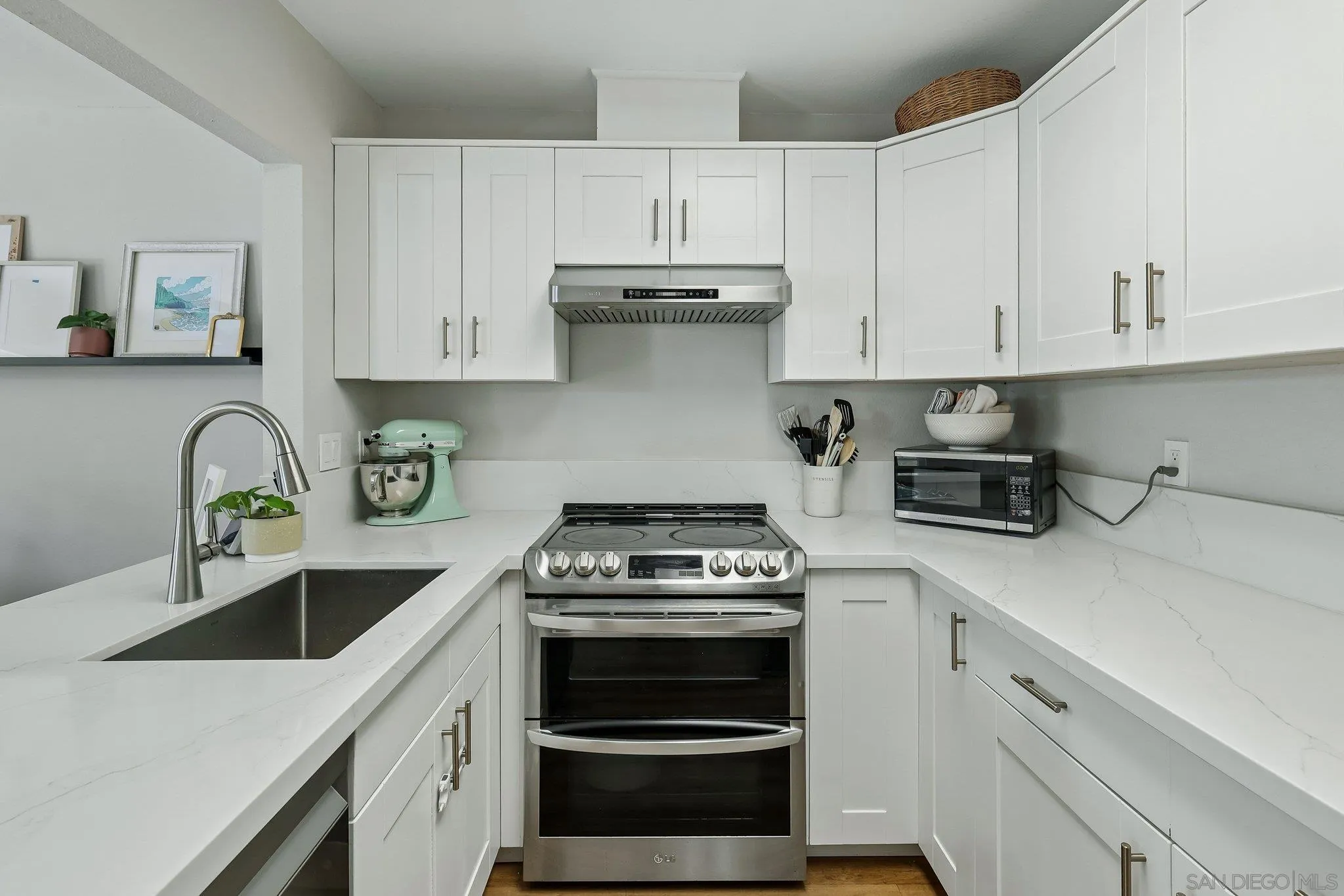 https://cdn.realtyfeed.com/cdn/127/260022147/bd88581bfabea303829043740d1097cc.webp