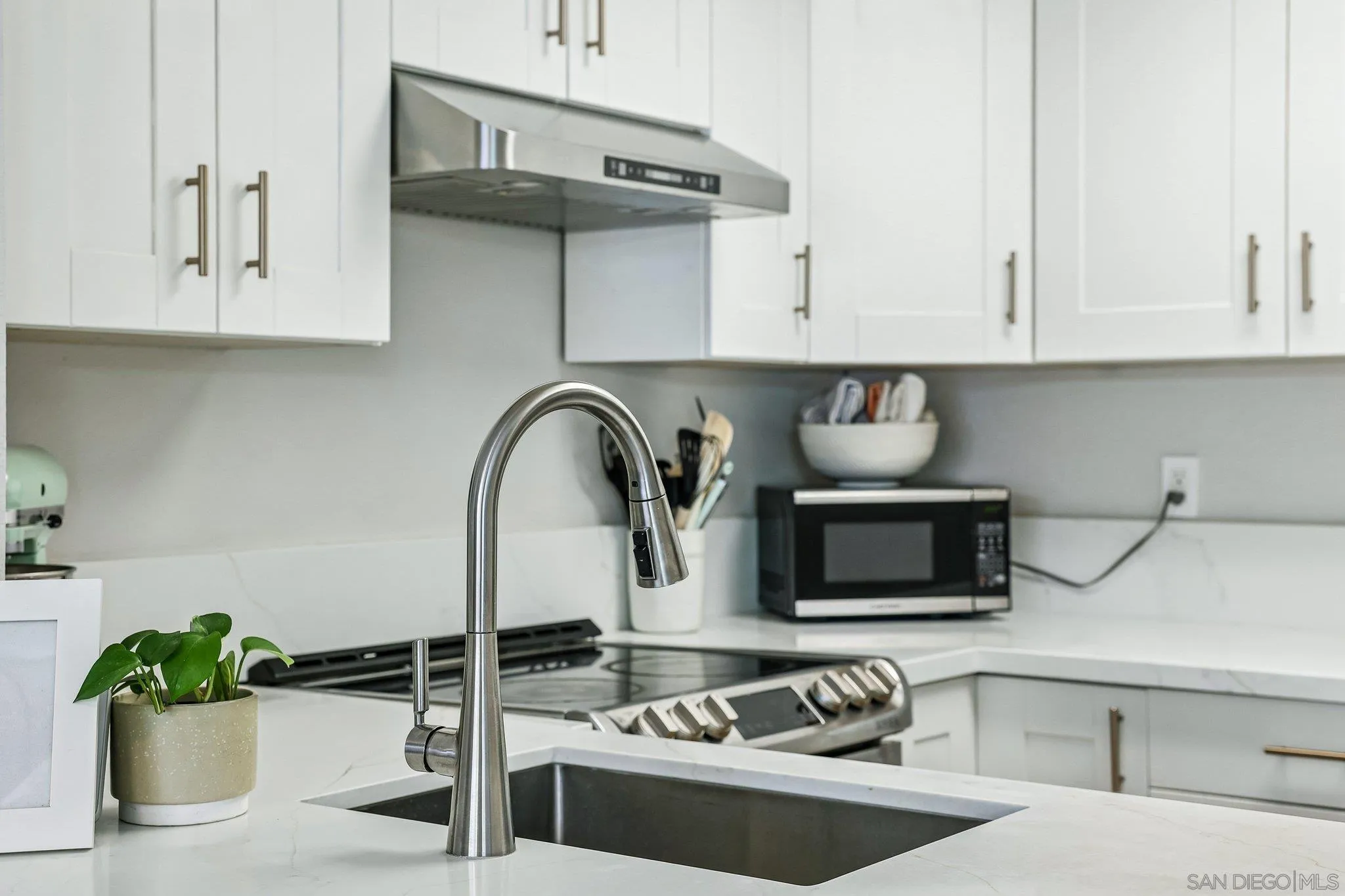 https://cdn.realtyfeed.com/cdn/127/260022147/e237f0d075fcab3705c53d32402fe4c7.webp