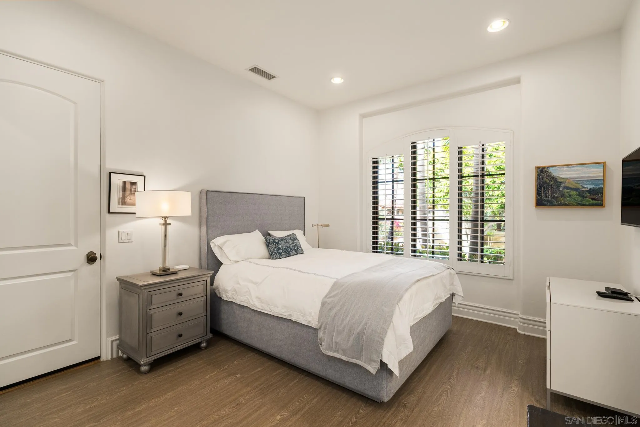 https://cdn.realtyfeed.com/cdn/127/260022148/0d4d19c6904ab4a7c6cc19b5342e19c7.webp