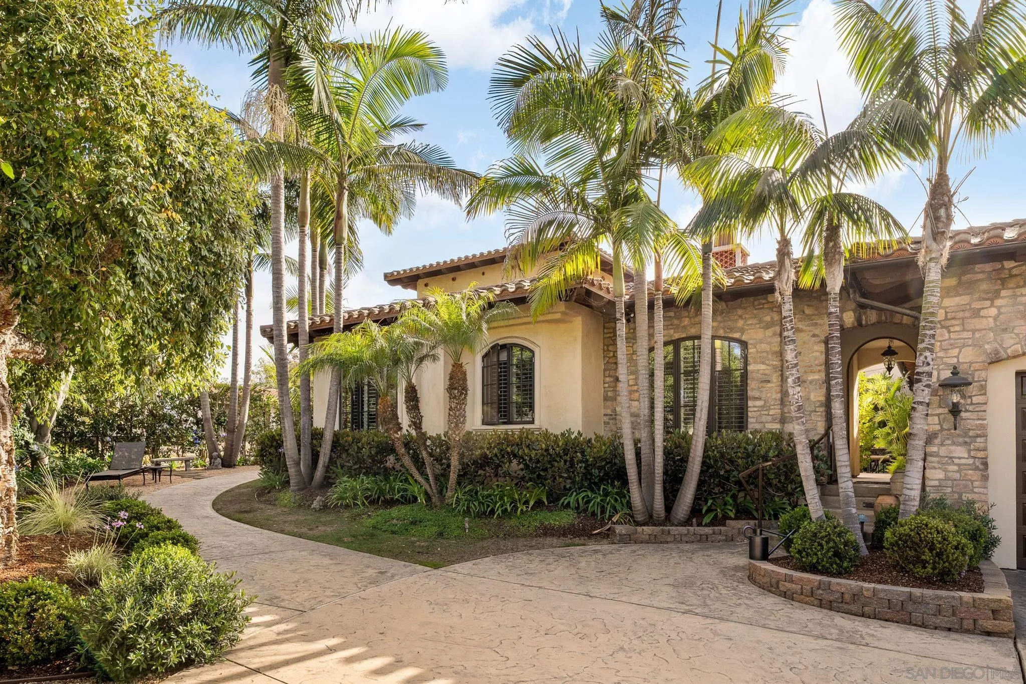 https://cdn.realtyfeed.com/cdn/127/260022148/4dd1041f4cb9ef5e1d98dbf91b0a9953.webp