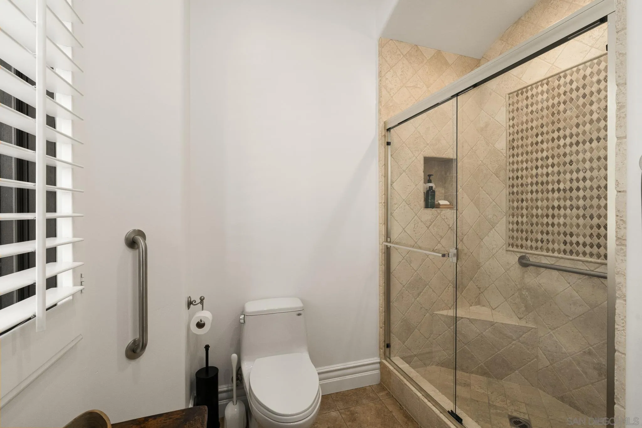 https://cdn.realtyfeed.com/cdn/127/260022148/59346bc0cfdf7286baf63843533ff356.webp
