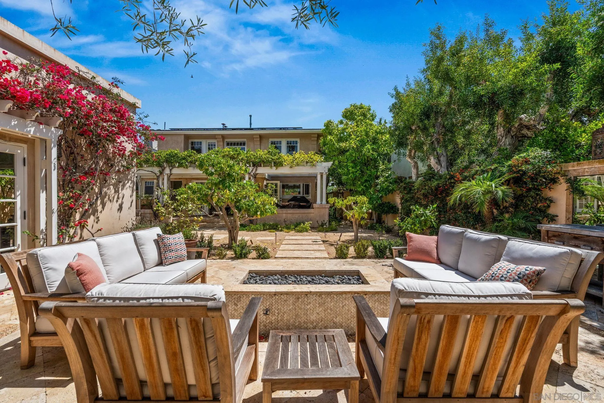 https://cdn.realtyfeed.com/cdn/127/260022158/441be71c81220a1ef82dbc62077706a4.webp