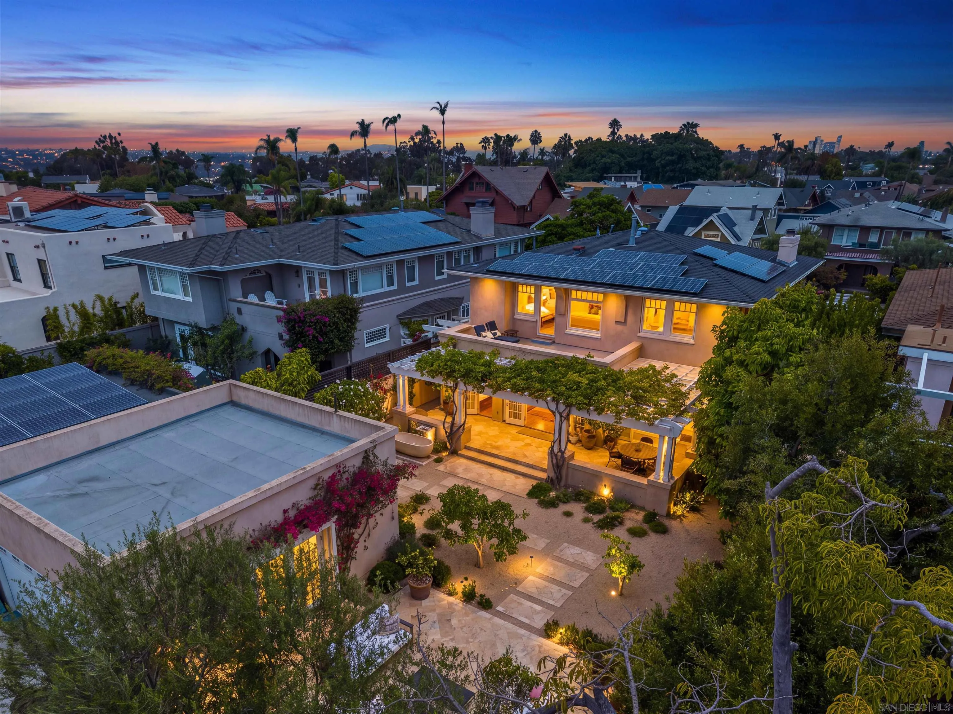 https://cdn.realtyfeed.com/cdn/127/260022158/d883143eea780573b092e3a20050c986.webp