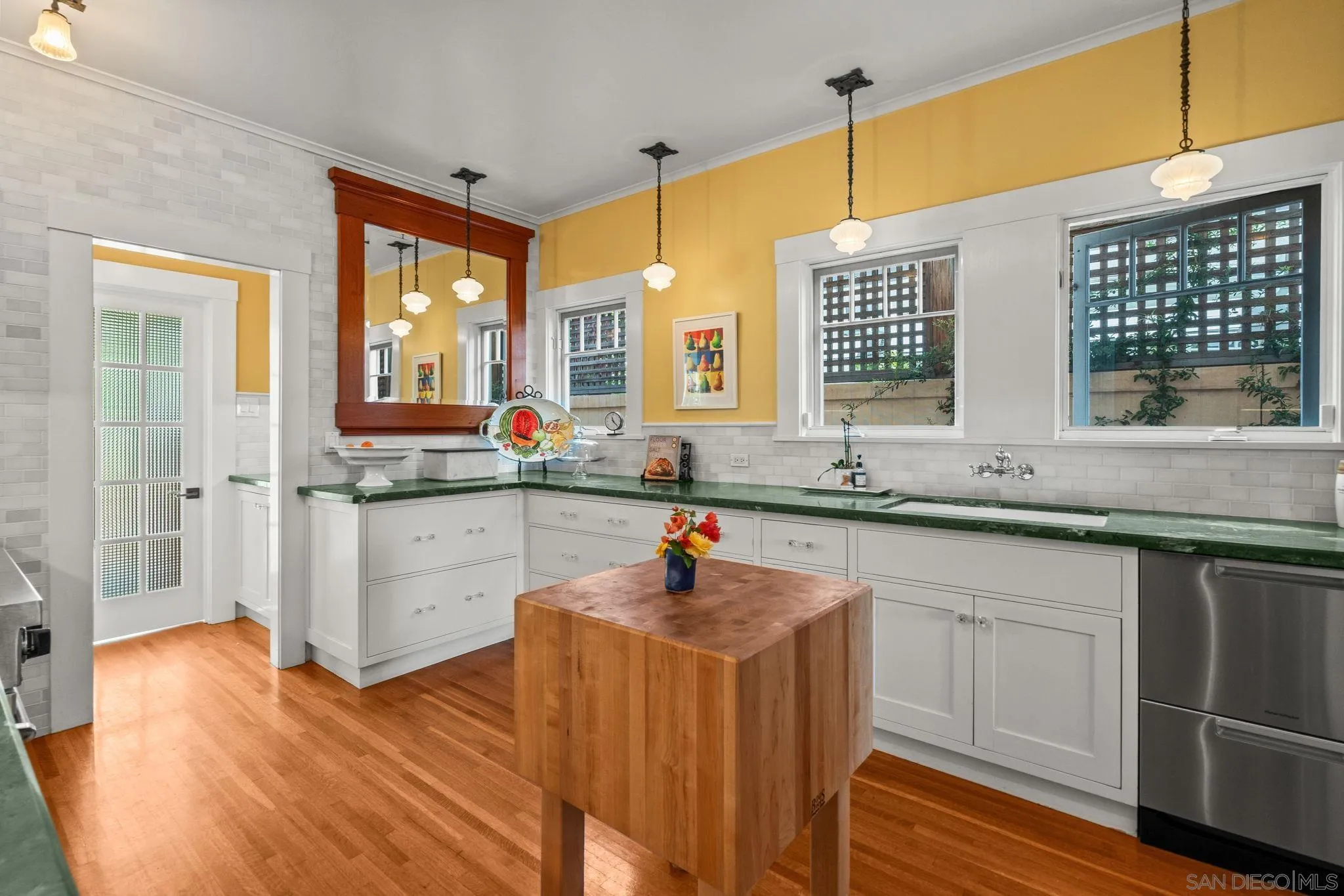 https://cdn.realtyfeed.com/cdn/127/260022158/dfe1a093950fde153fb9d020e59d1cad.webp