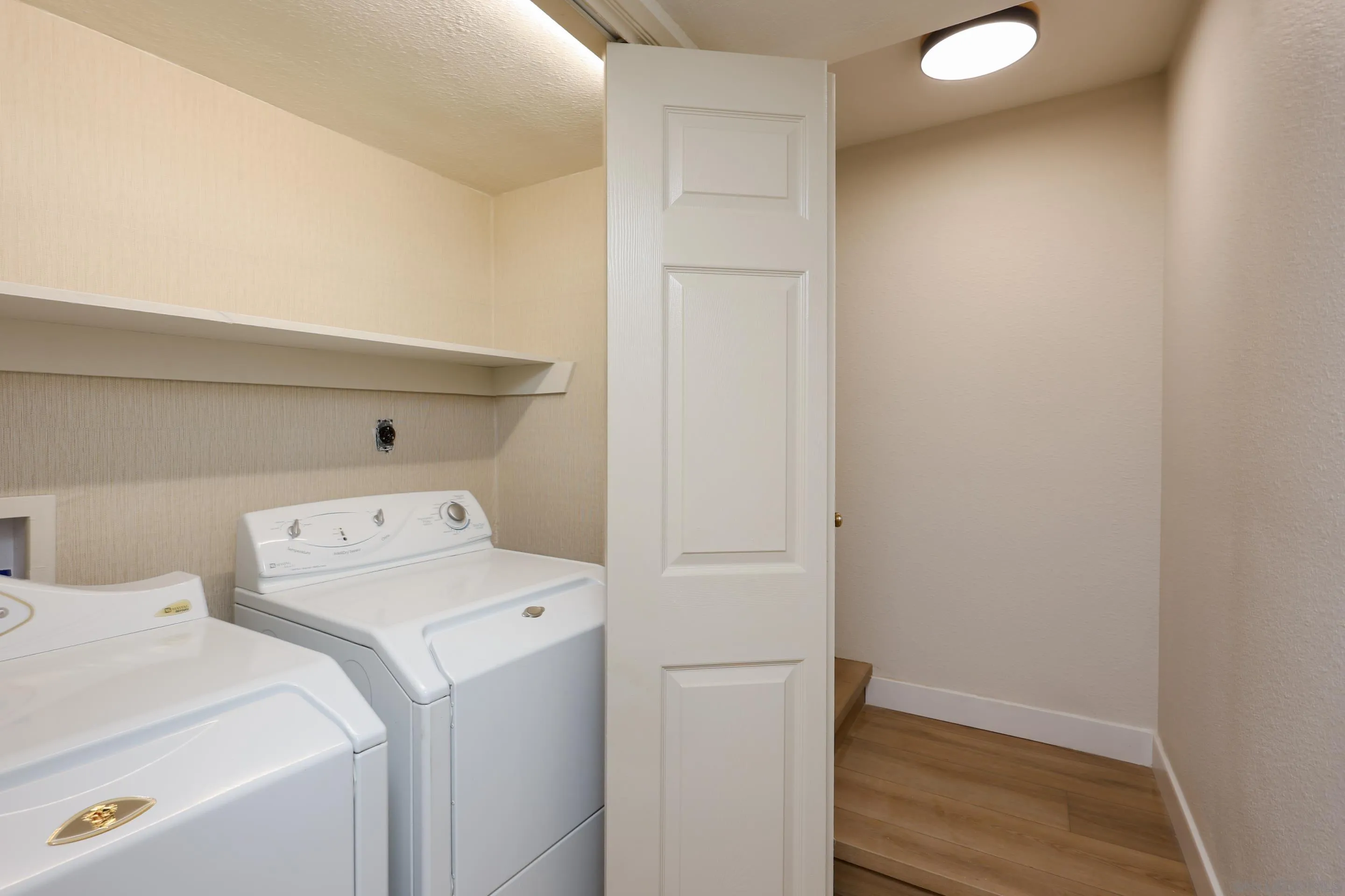 https://cdn.realtyfeed.com/cdn/127/260022159/f93810c3d75fc9d28c707e9b3041dbd0.webp