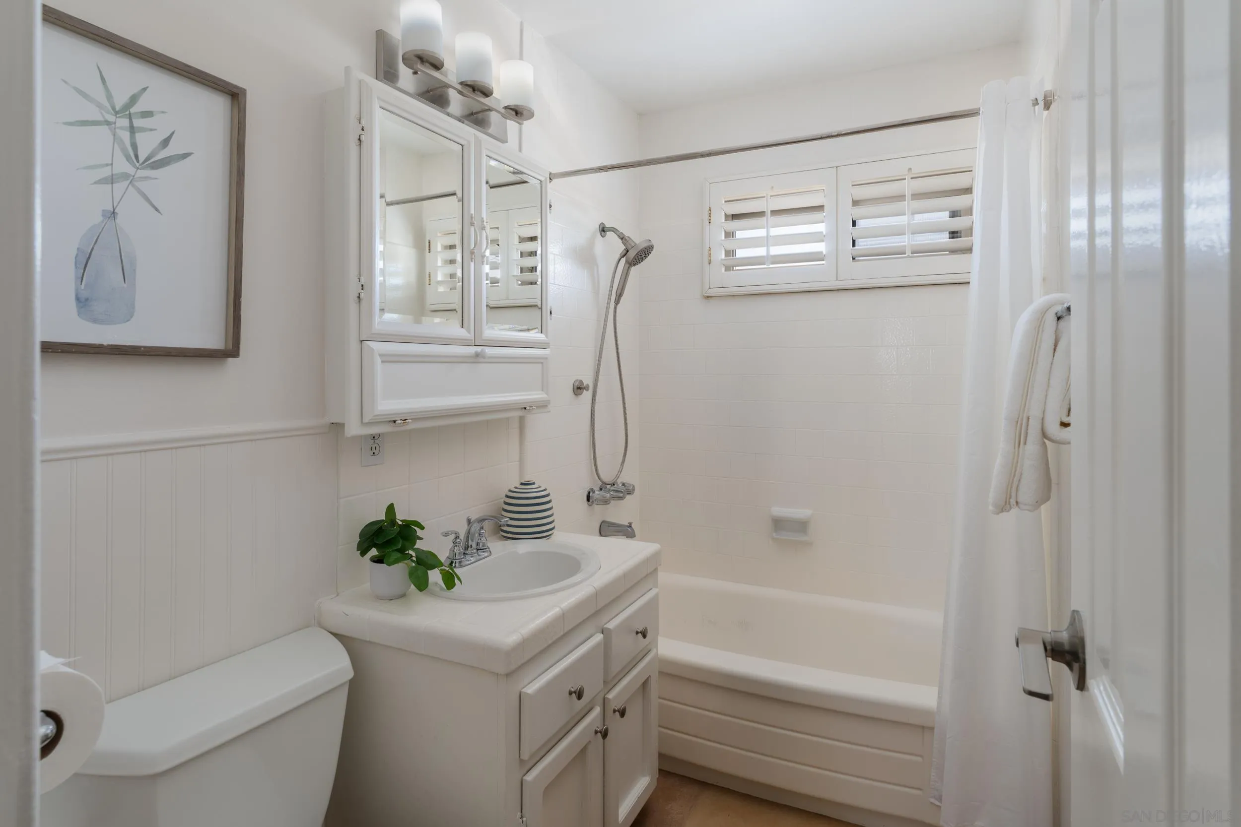 https://cdn.realtyfeed.com/cdn/127/260022165/448adda88296480067a8a55a866f7095.webp