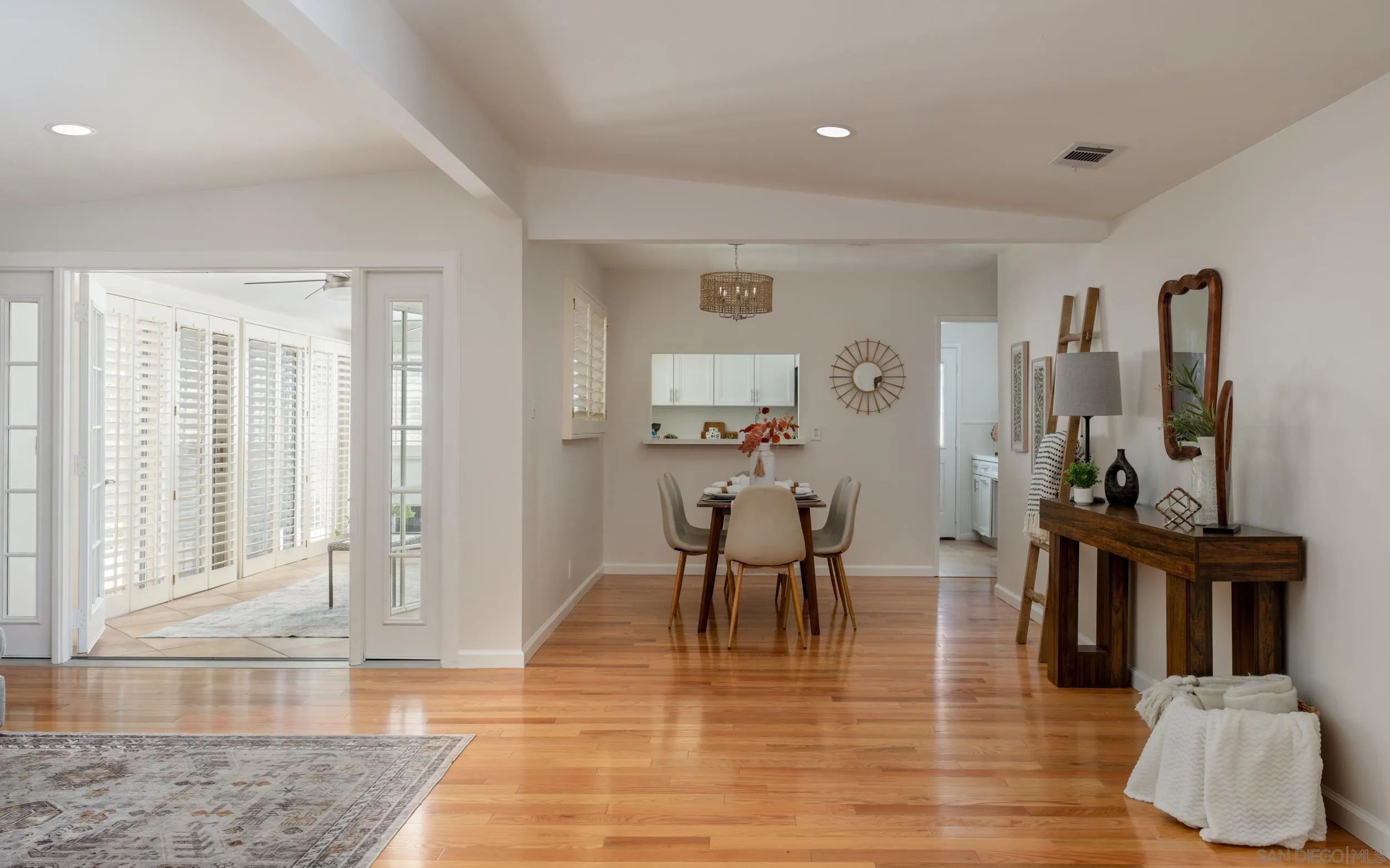 https://cdn.realtyfeed.com/cdn/127/260022165/5ea267c95b5cf773e23020a23f8ad964.webp