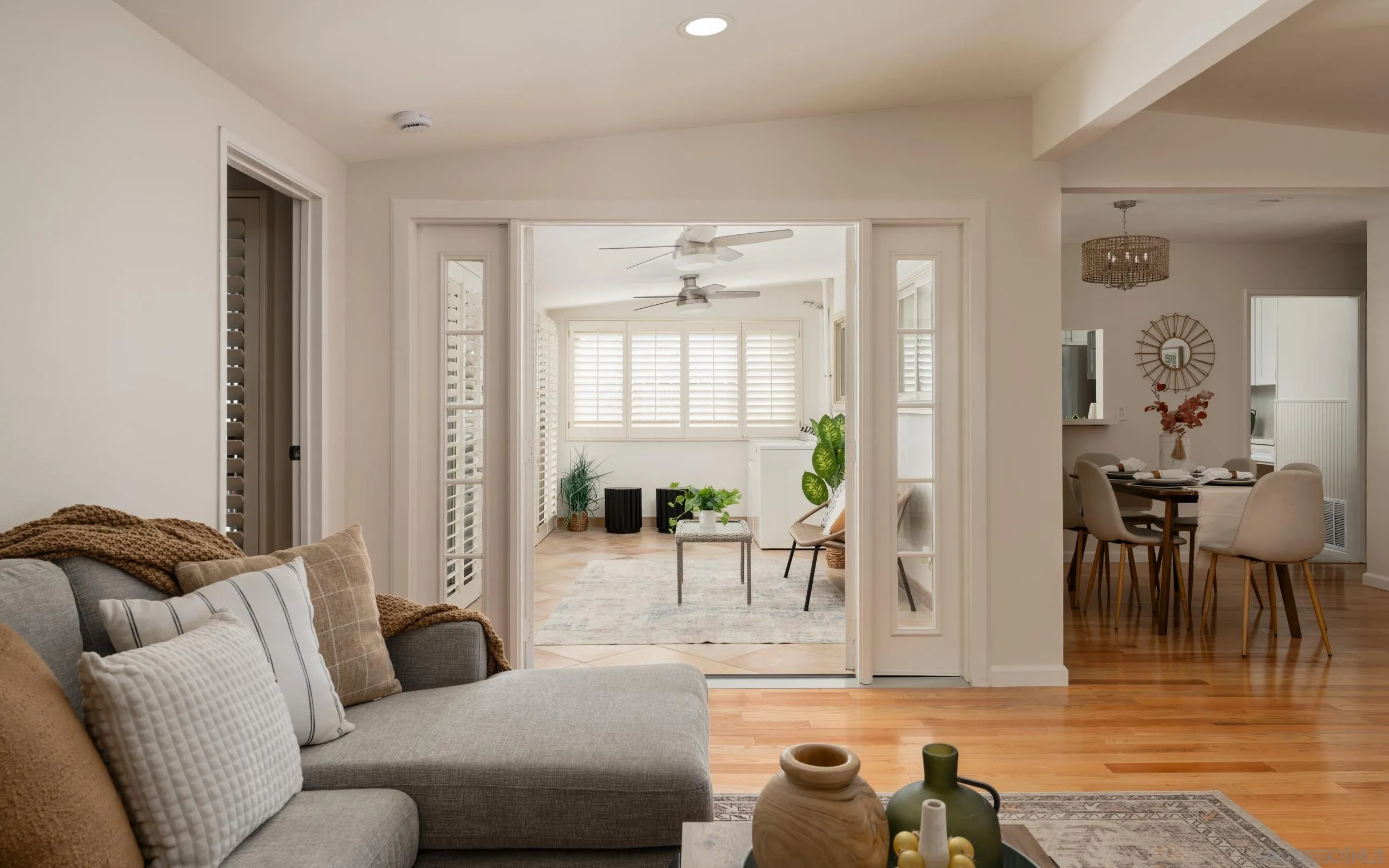 https://cdn.realtyfeed.com/cdn/127/260022165/61901b5f67e4912c2d1be6af432933ce.webp