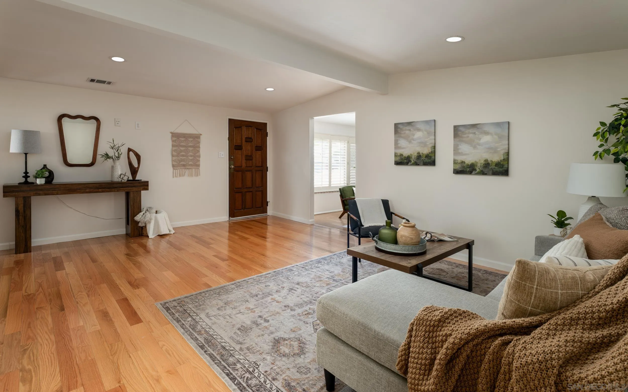 https://cdn.realtyfeed.com/cdn/127/260022165/777b8502a1fa593f63ea164b7ca49c6e.webp
