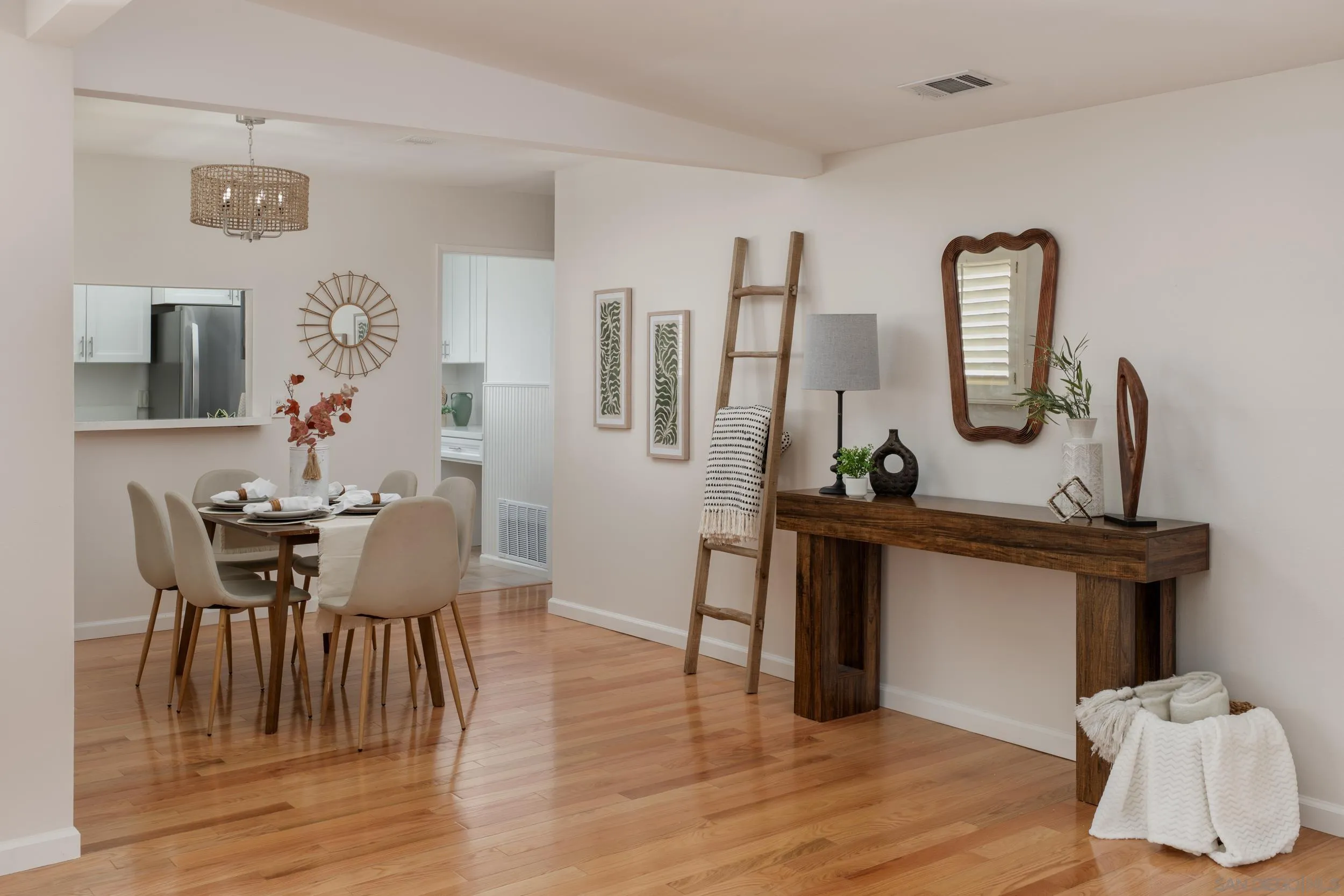https://cdn.realtyfeed.com/cdn/127/260022165/f58a1420541592595bbf8756ab67ee6e.webp