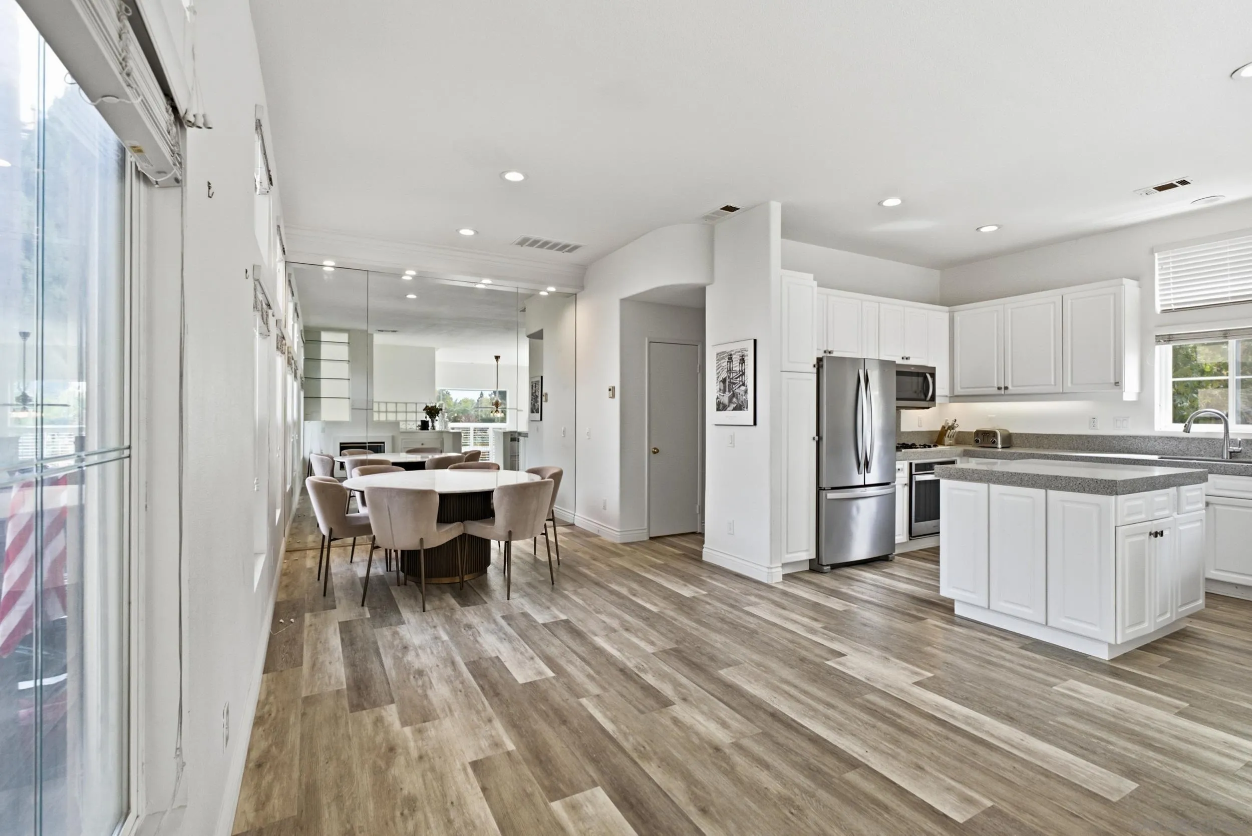 https://cdn.realtyfeed.com/cdn/127/260022168/822fa2302d770d71477580fac38e9a30.webp