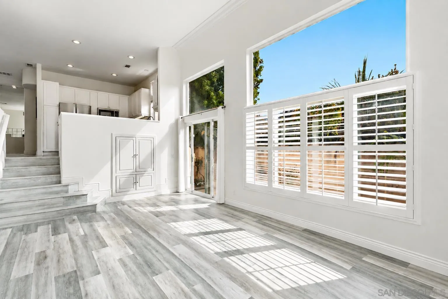 https://cdn.realtyfeed.com/cdn/127/260022168/893fa26fdc290cb2db04370694cae614.webp