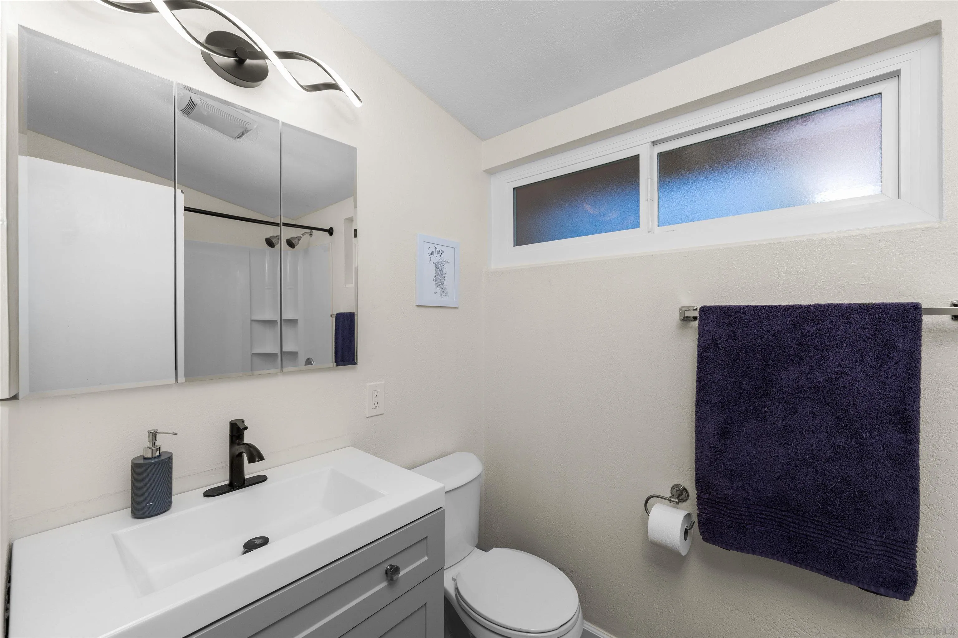 https://cdn.realtyfeed.com/cdn/127/260022177/409dbeddf3608bd037cc06f61bf19992.webp