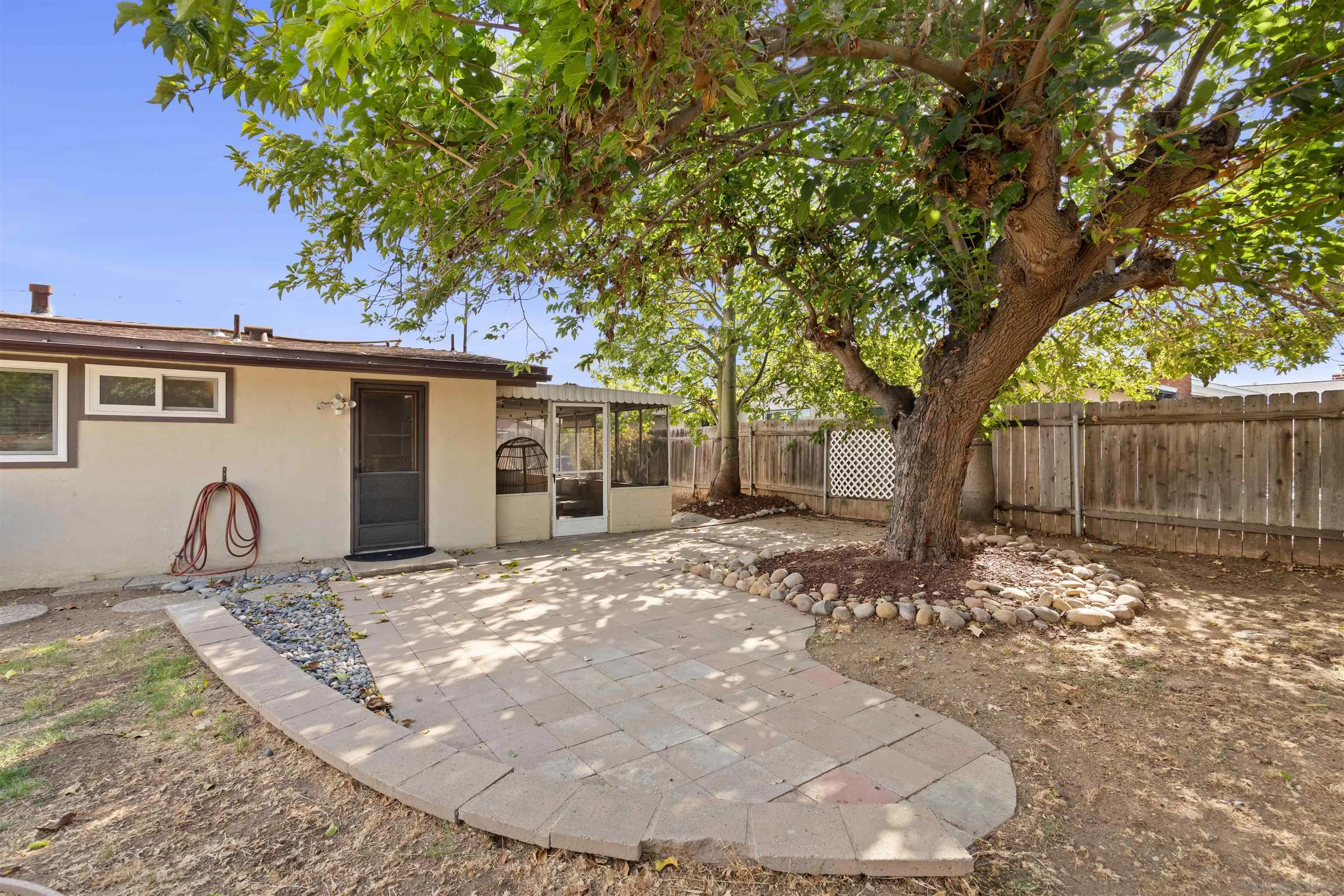 https://cdn.realtyfeed.com/cdn/127/260022177/538feecb6772c77f27ef12207472d3b1.webp
