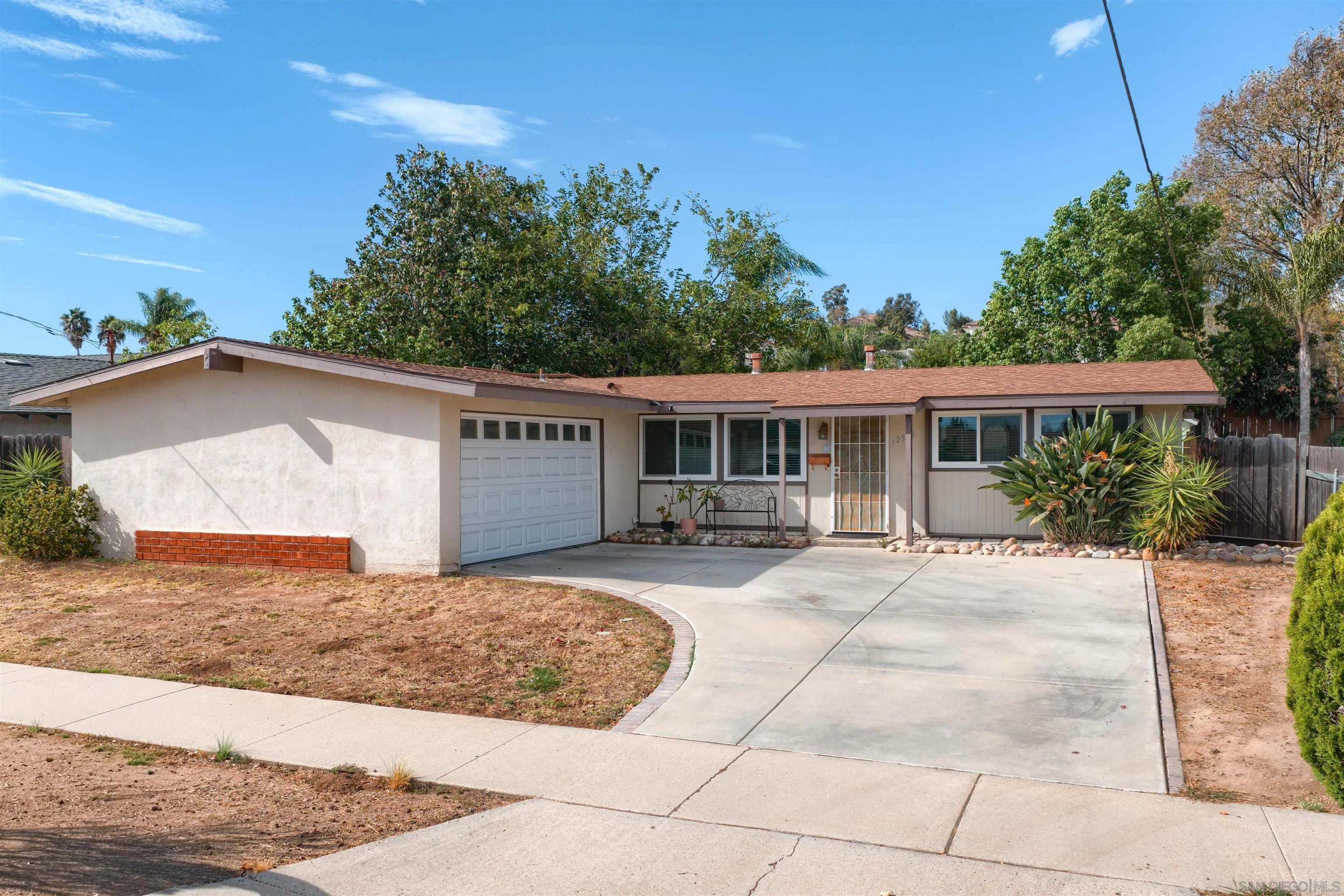 https://cdn.realtyfeed.com/cdn/127/260022177/71c4efcfd764901953ba4242e376b209.webp