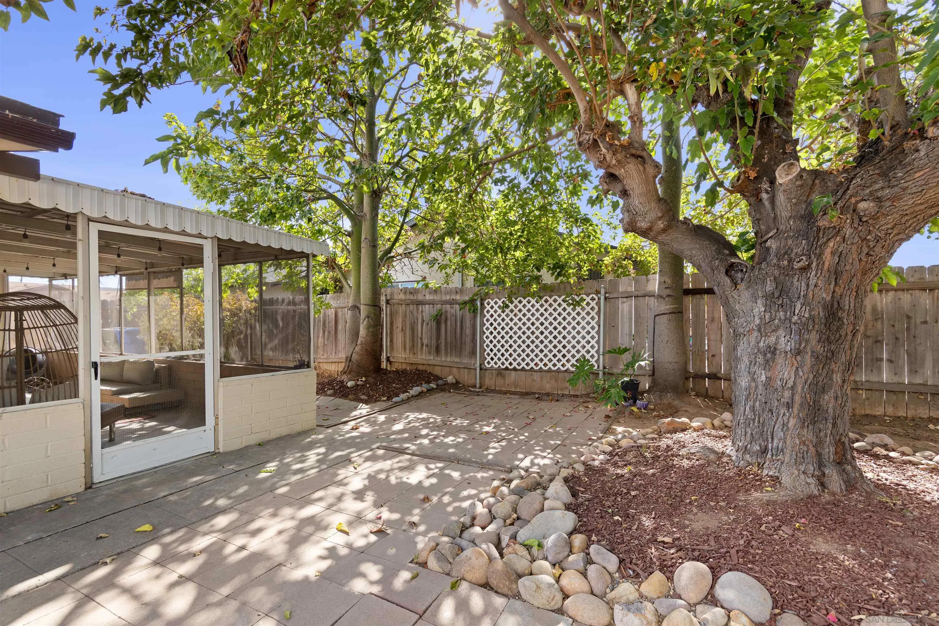 https://cdn.realtyfeed.com/cdn/127/260022177/b060c7bb7ed42bb458d92241962e37f3.webp