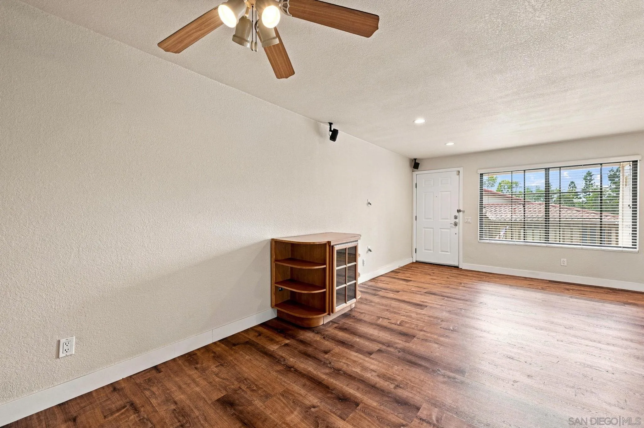 https://cdn.realtyfeed.com/cdn/127/260022184/2f3b0322c69905e41d1a3343630acd05.webp