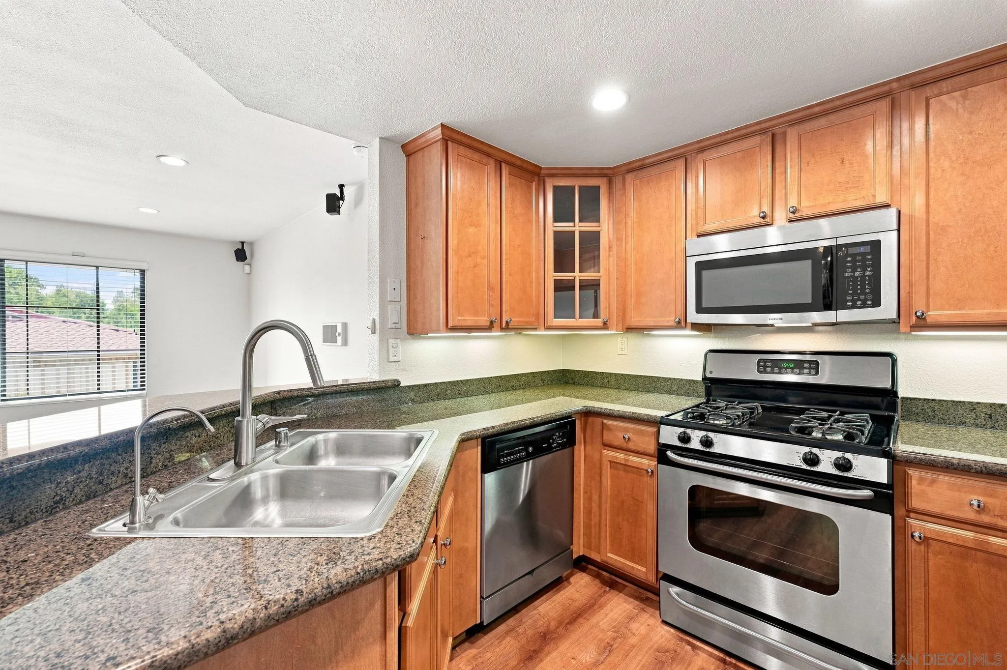 https://cdn.realtyfeed.com/cdn/127/260022184/43829875dc77615d268a0a024cc1537d.webp