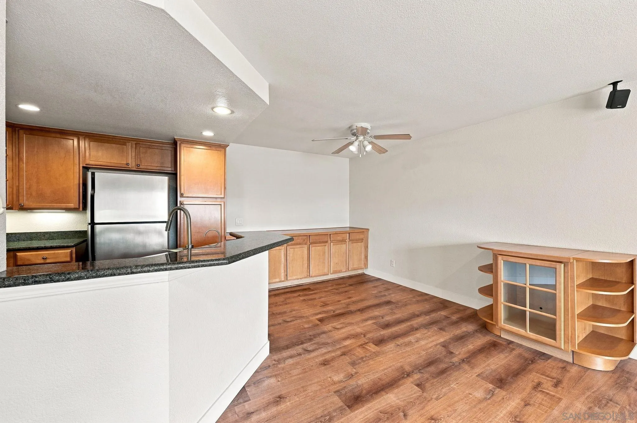 https://cdn.realtyfeed.com/cdn/127/260022184/6e471d33f953bf69062a6f701f419542.webp
