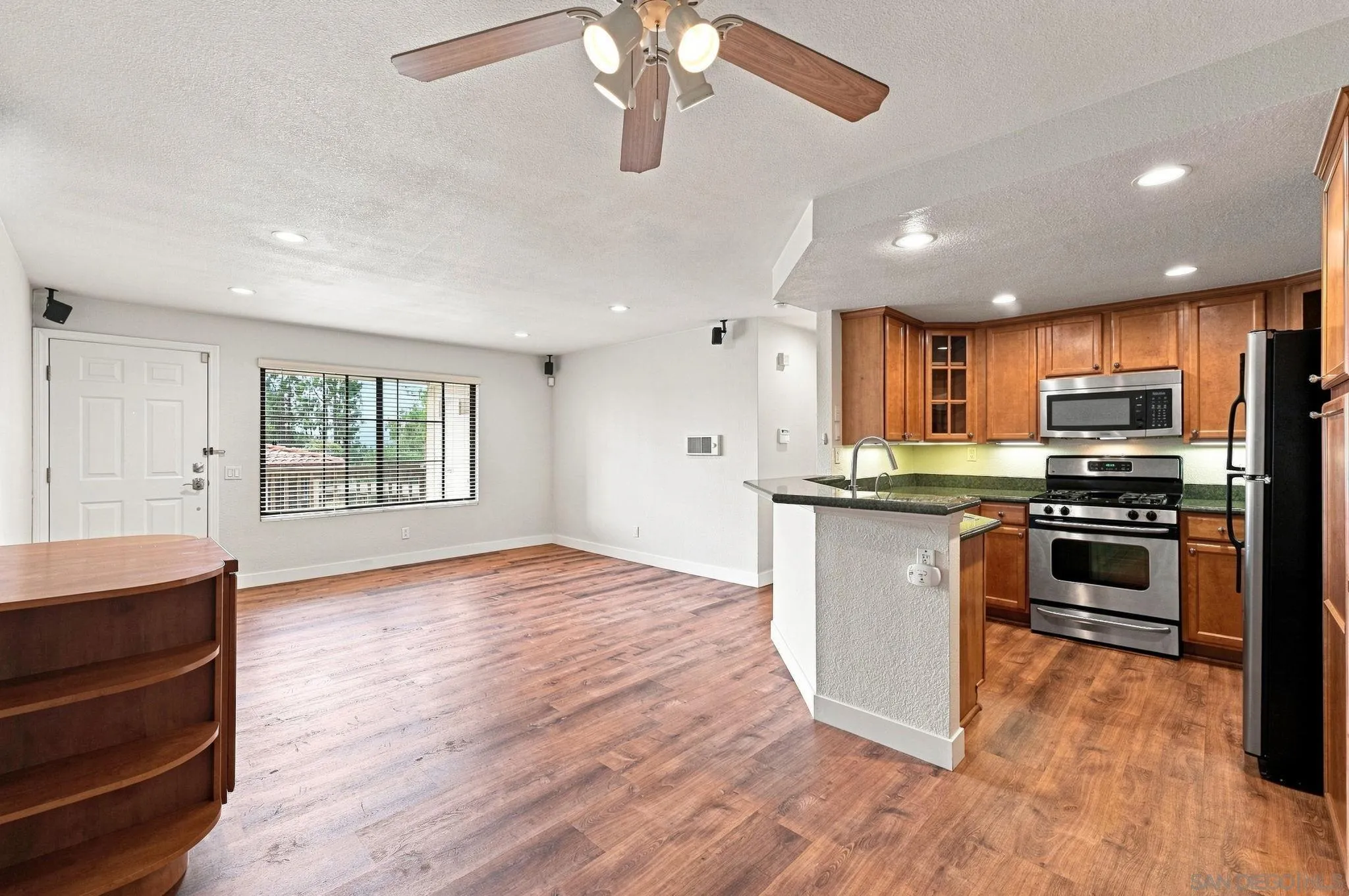 https://cdn.realtyfeed.com/cdn/127/260022184/a6bfc80ab9d1ca5ee6a8604a86d3ffed.webp