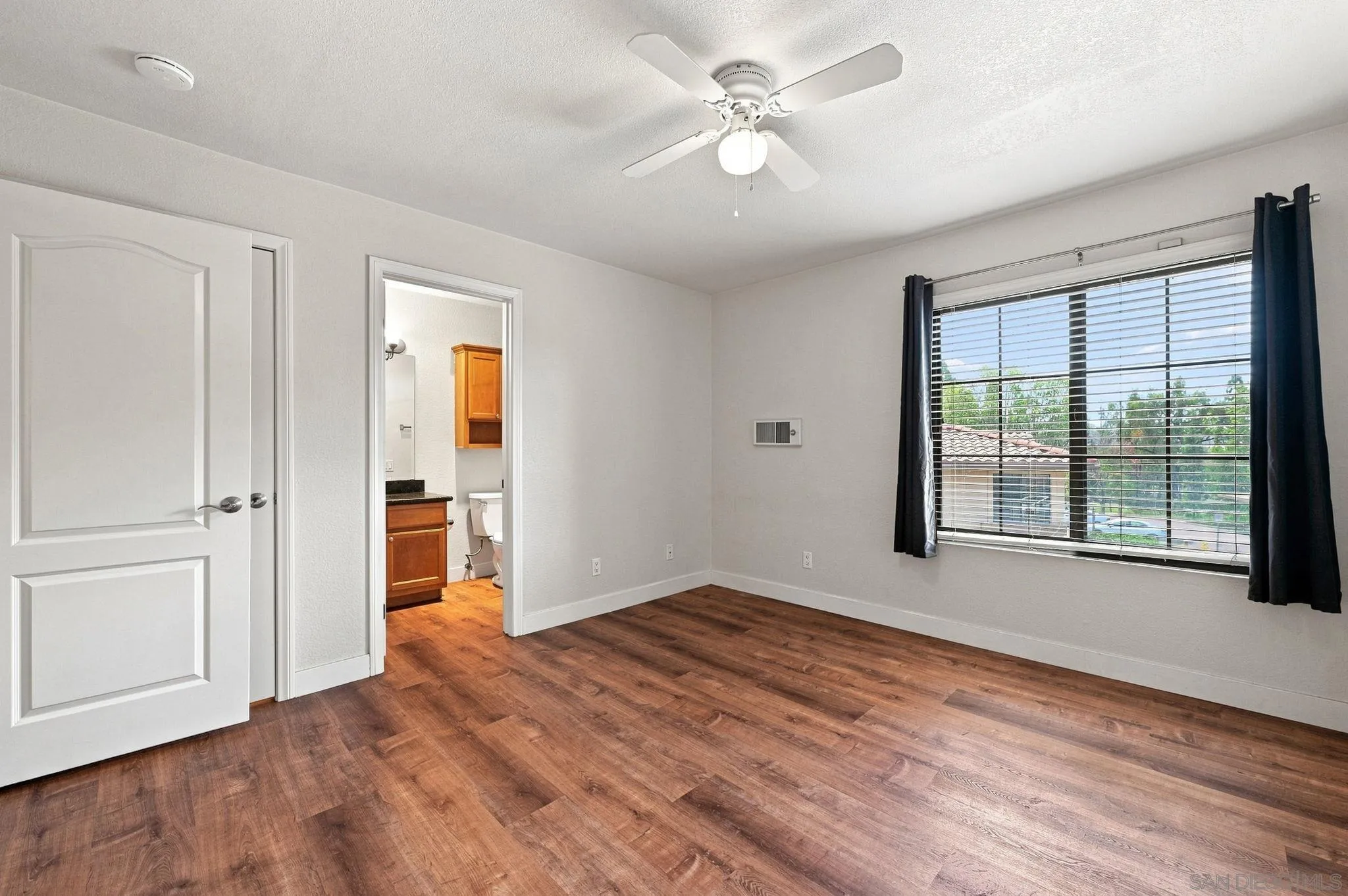 https://cdn.realtyfeed.com/cdn/127/260022184/ad3b2bf4aed6f93448a4e7babf7e1ed0.webp