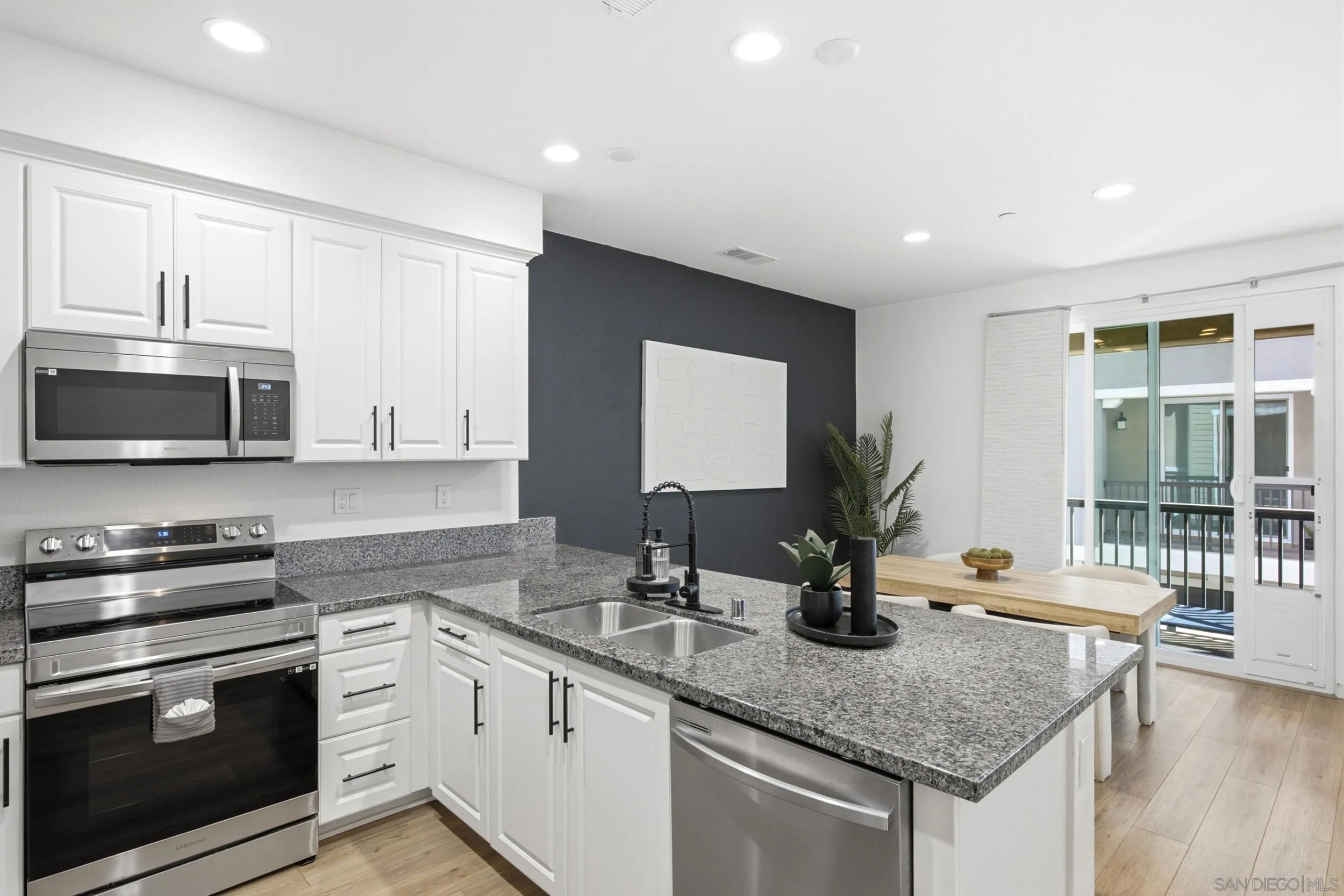 https://cdn.realtyfeed.com/cdn/127/260022192/22765bc099fc3a3e0c4a574fbffb438e.webp